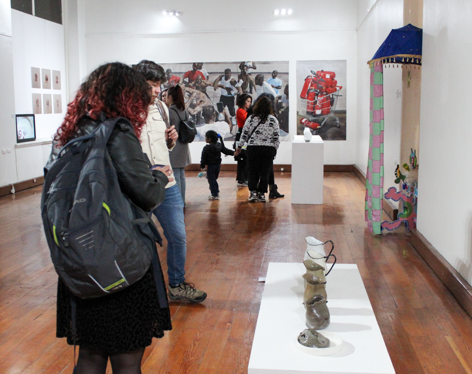Jóvenes nortinas se reúnen en nueva expo de arte contemporáneo
