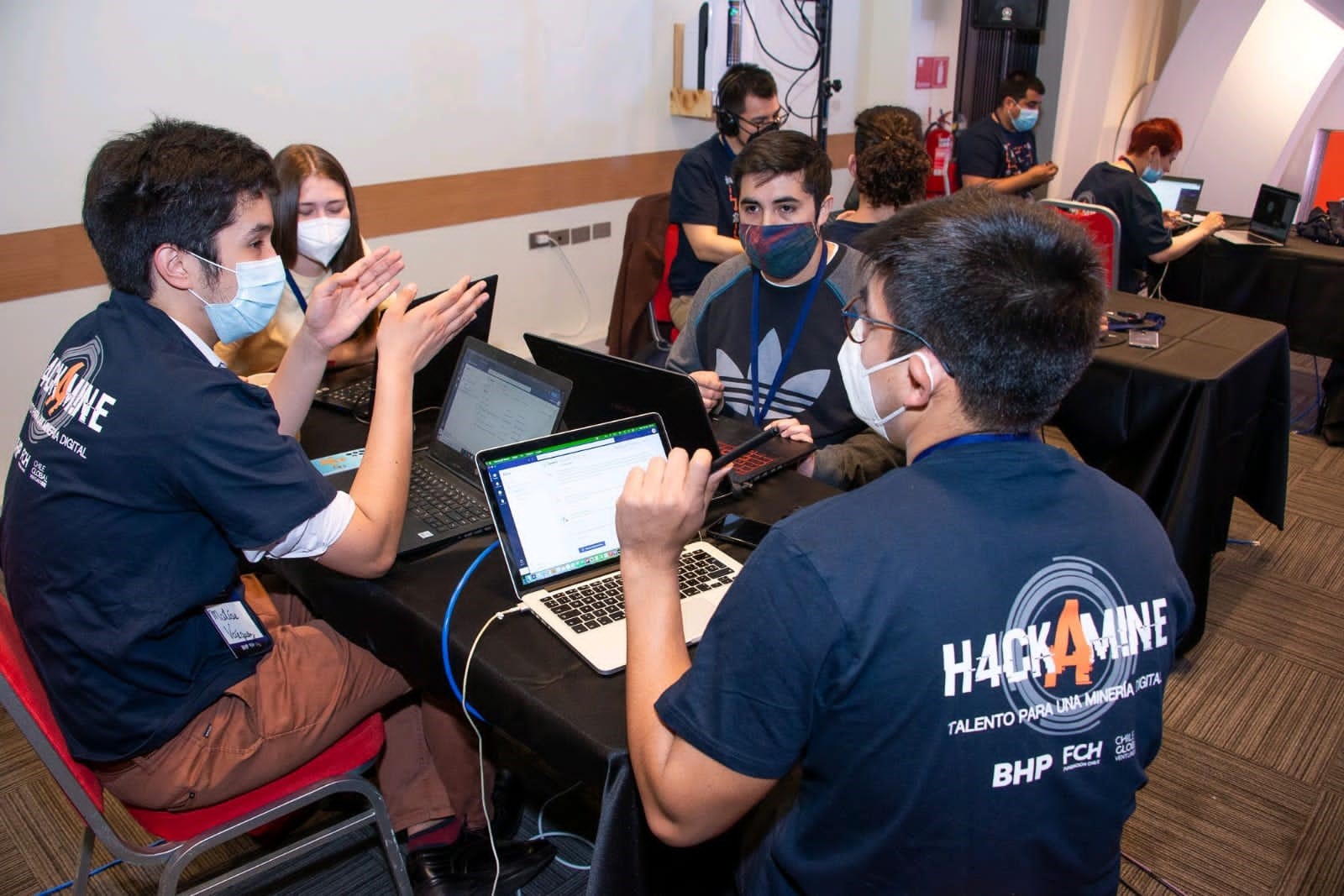 Abren convocatoria para que estudiantes de universidades locales resuelvan desafíos reales de la minería