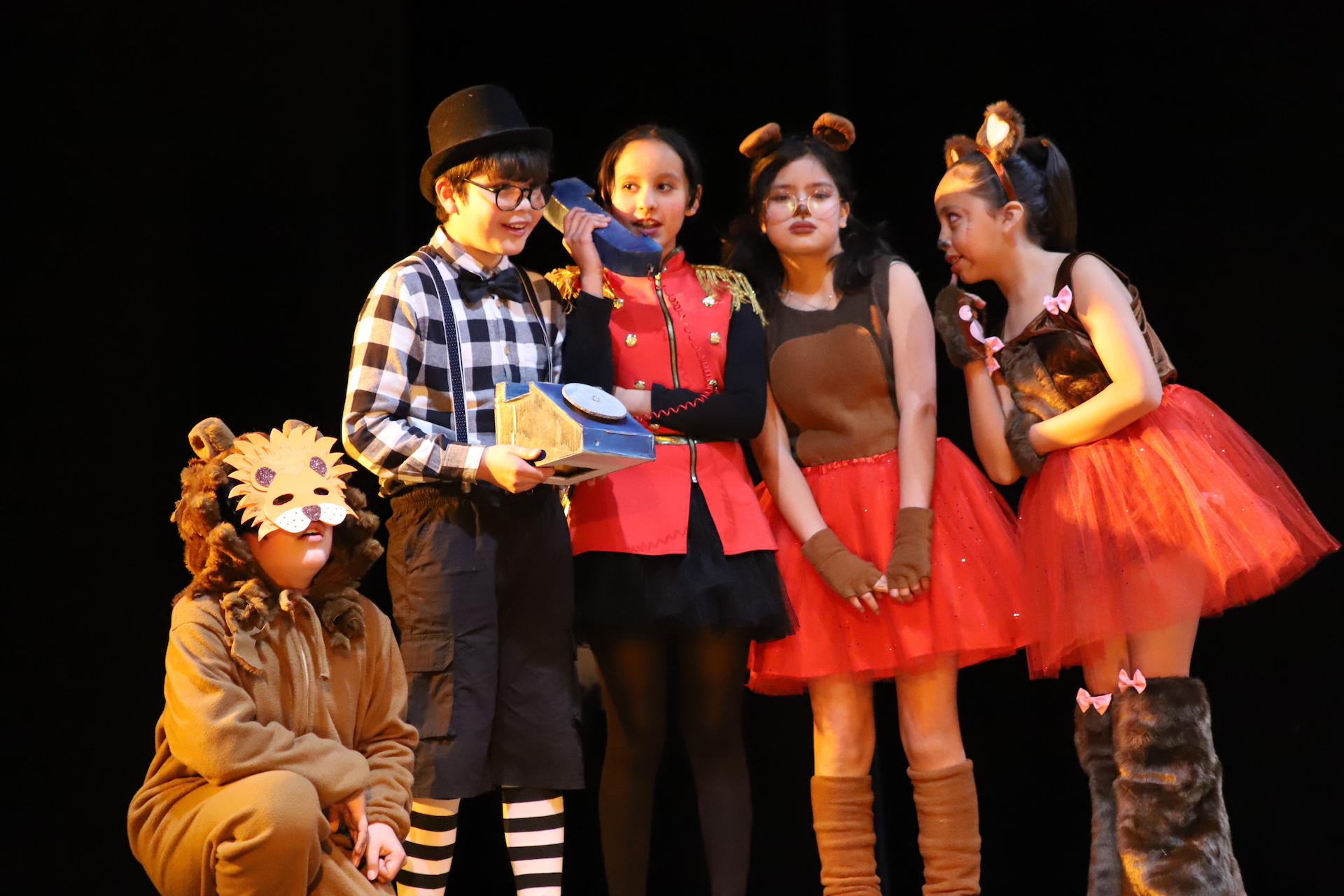 Niños loínos brillaron en galas de los “Pequeños Artistas”
