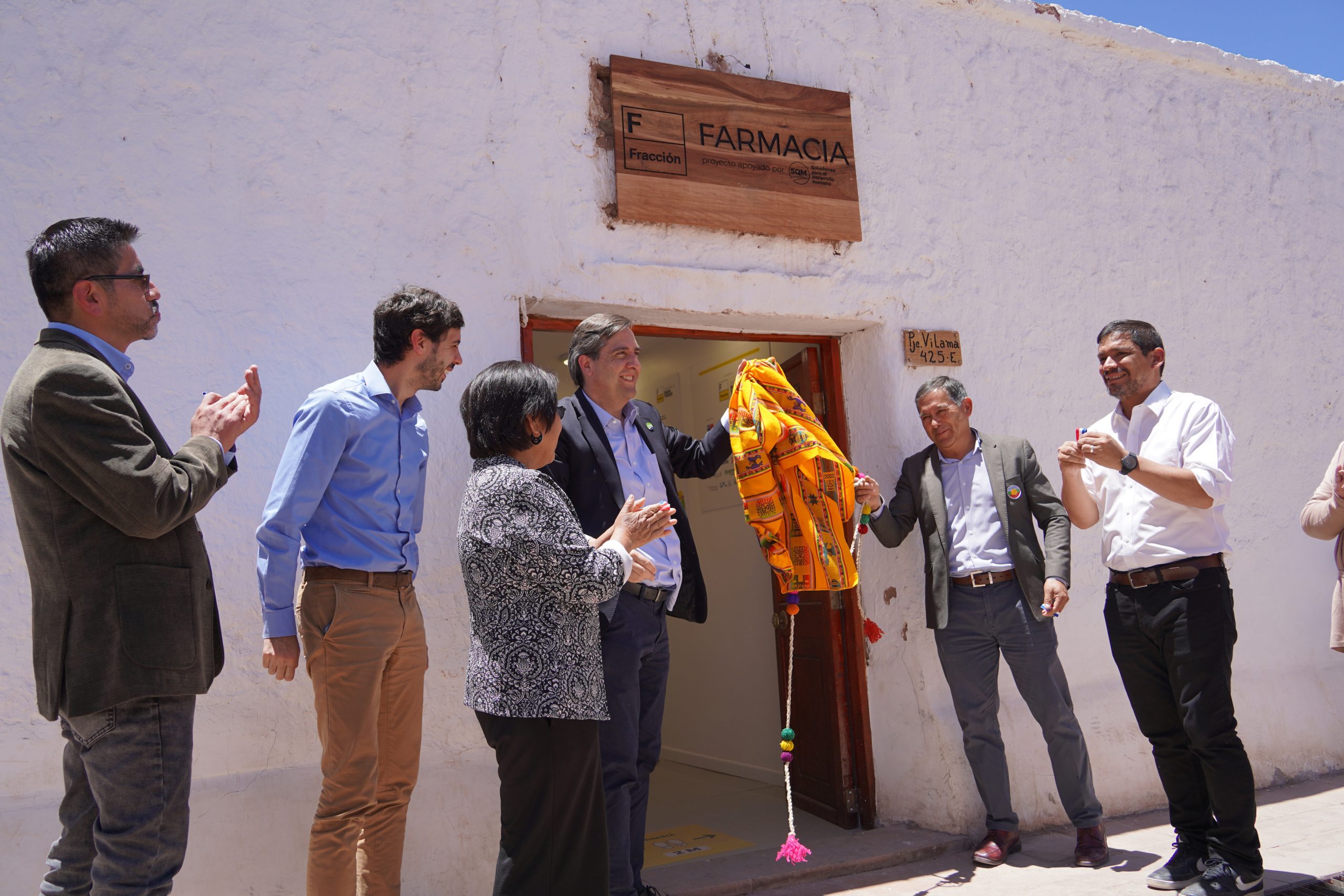 Familias cuentan con la primera farmacia comunitaria que incluye sistema de reparto a domicilio
