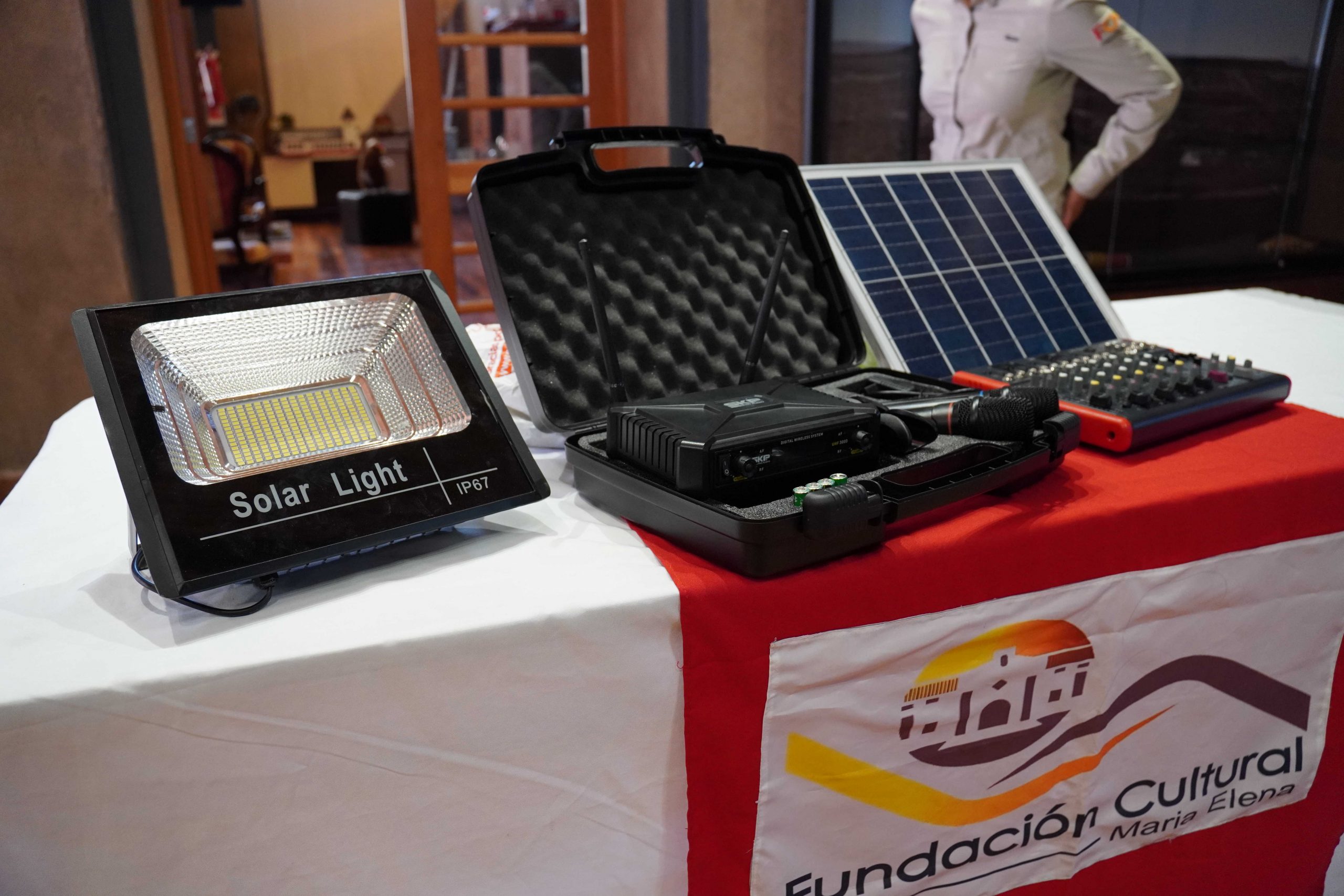 Feria de emprendedoras y emprendedores cuenta con sistema eléctrico solar para seguir creciendo