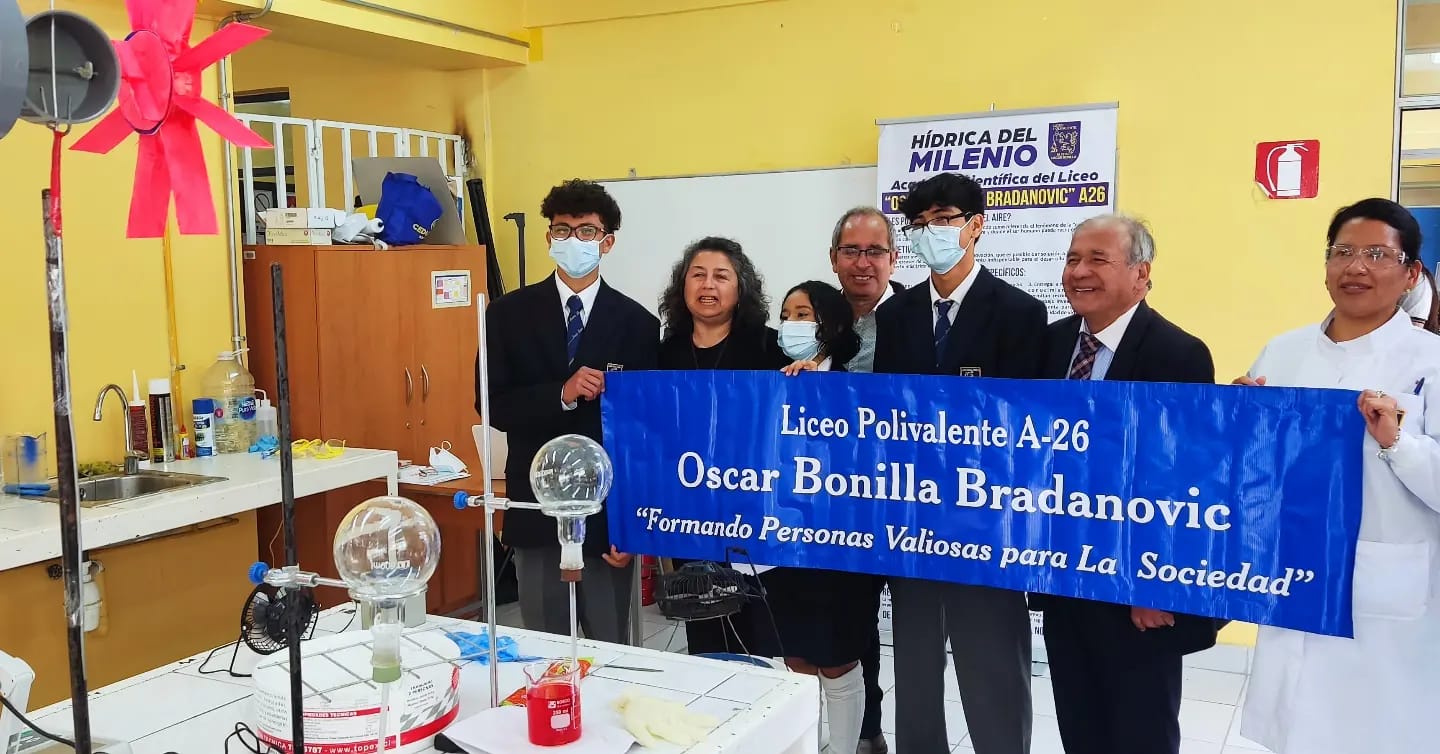 Seremi de Ciencia, Tecnología, Conocimiento e Innovación de la Macrozona Norte visitó Liceo Oscar Bonilla