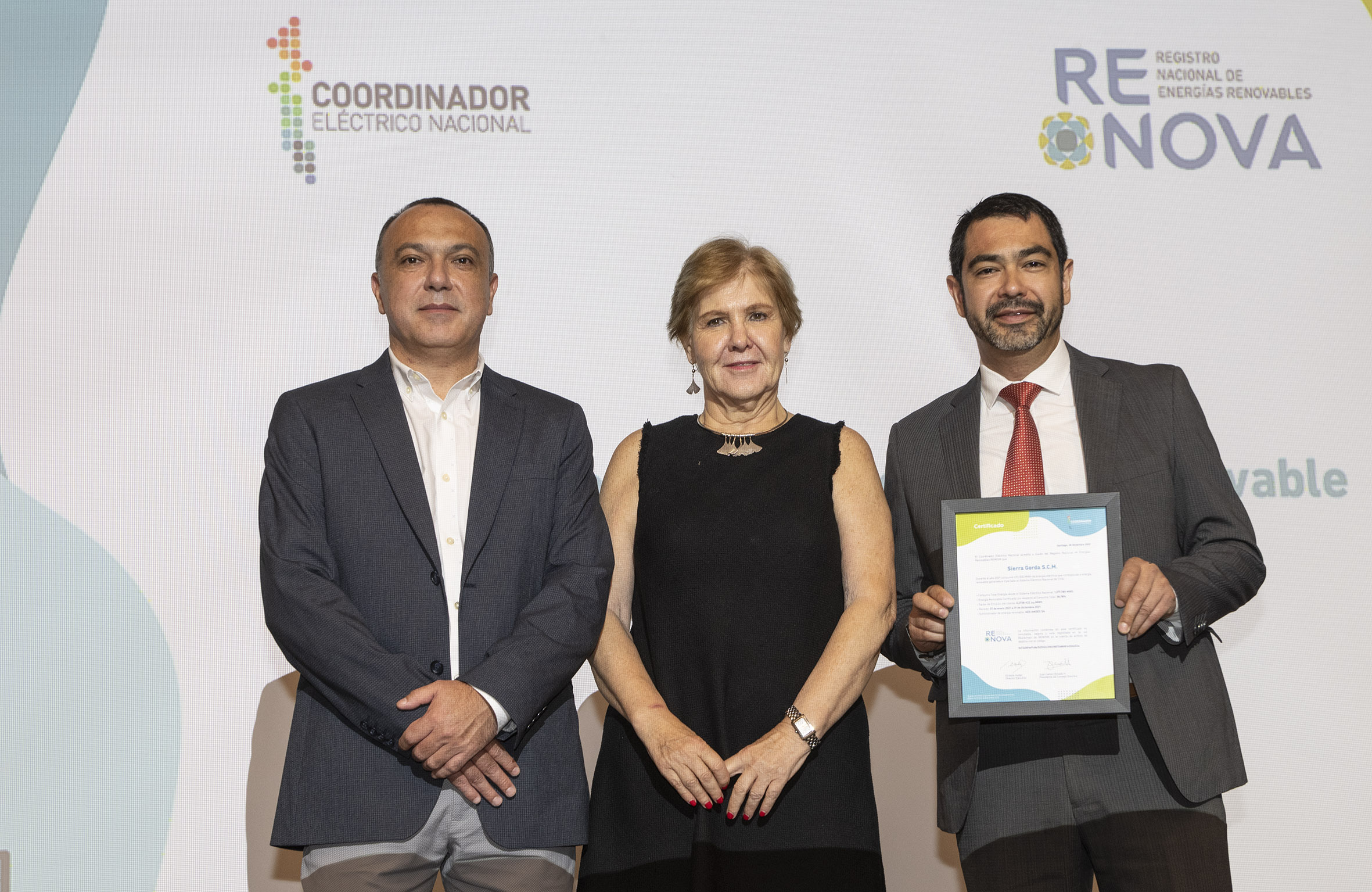 <strong>Sierra Gorda SCM recibe certificación por uso de energías renovables en sus operaciones</strong>