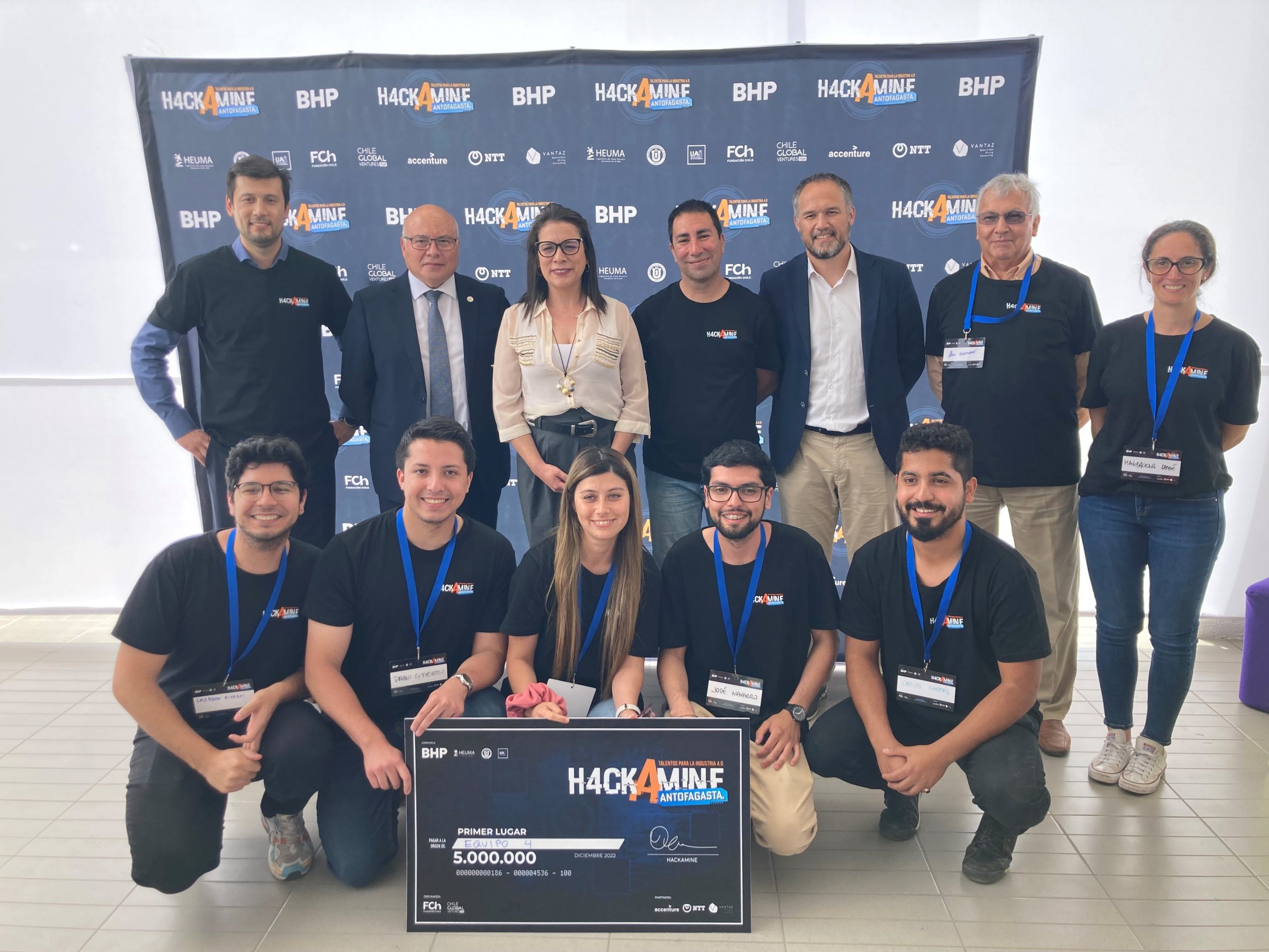 Hackamine 2022 convoca record de más de 110 estudiantes y 30% de mujeres en su primera versión
