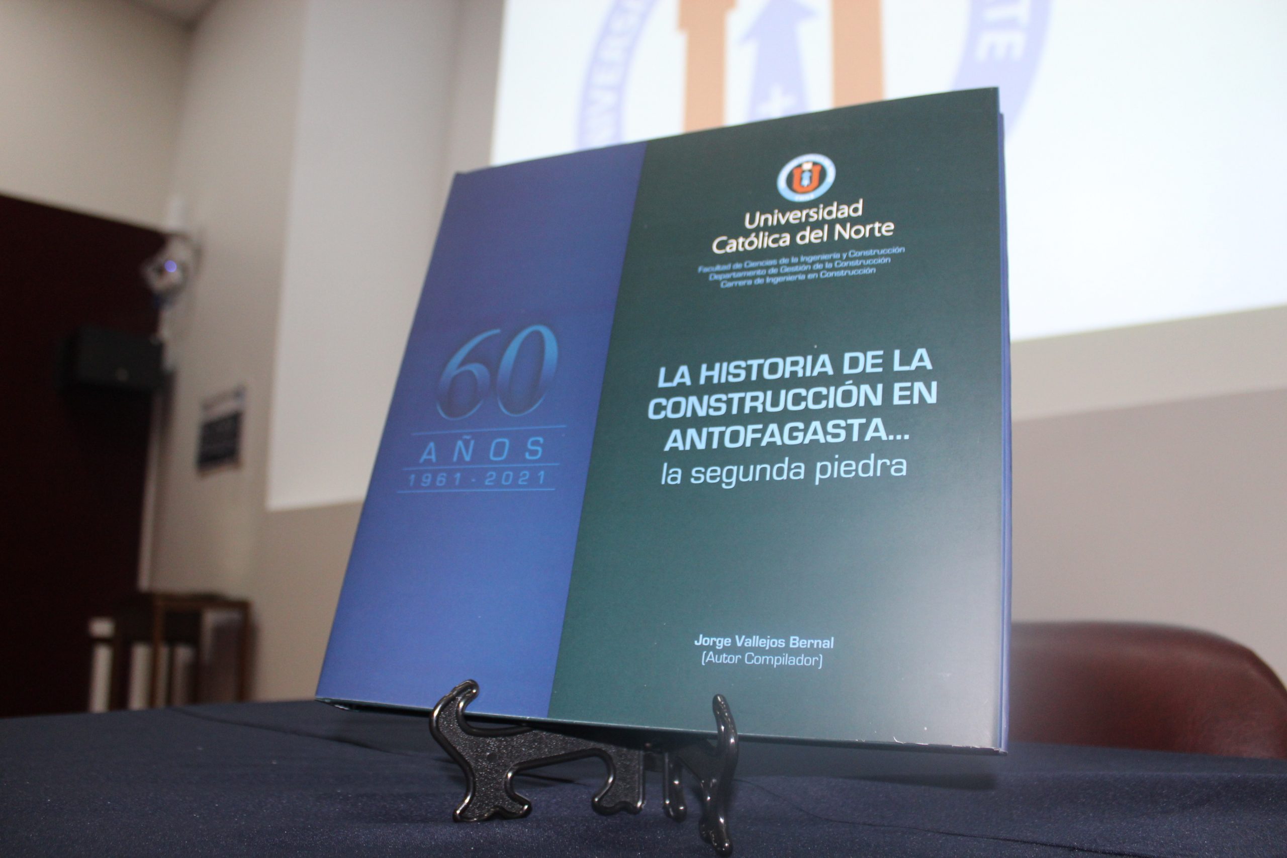 Nuevo libro rescata la historia y legado de la construcción