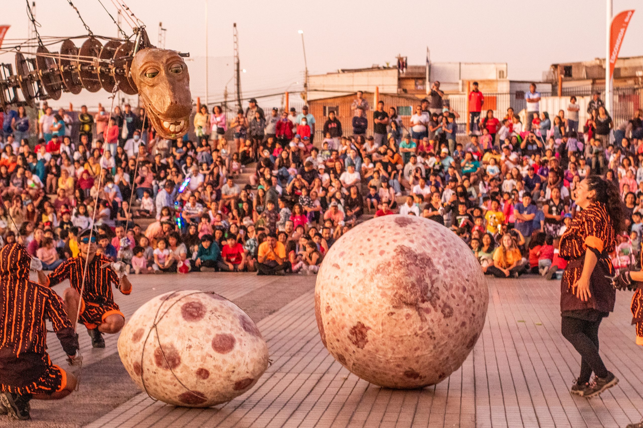 Más de 1.500 personas participaron de la inauguración del Festival Antof a Mil 2023