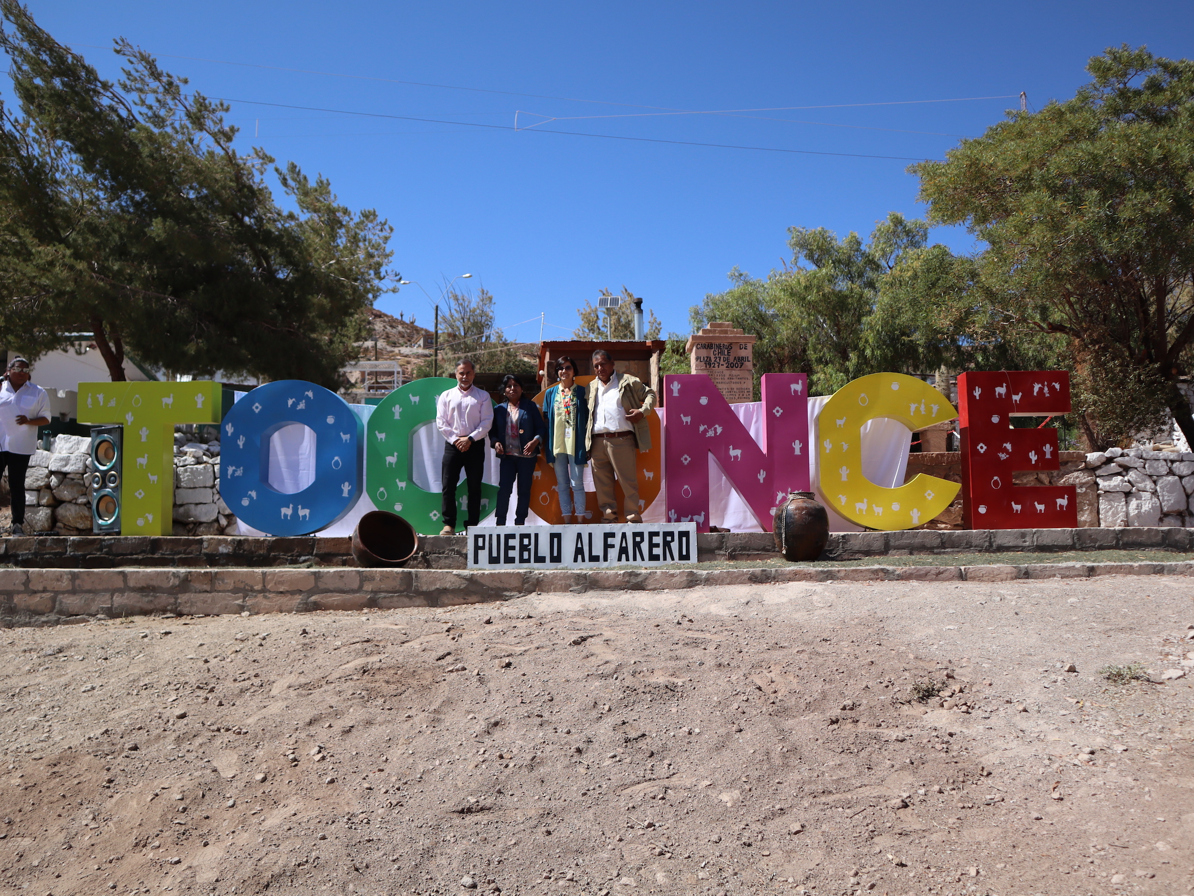 Comunidad de Toconce inaugura letras volumétricas en entrada del poblado