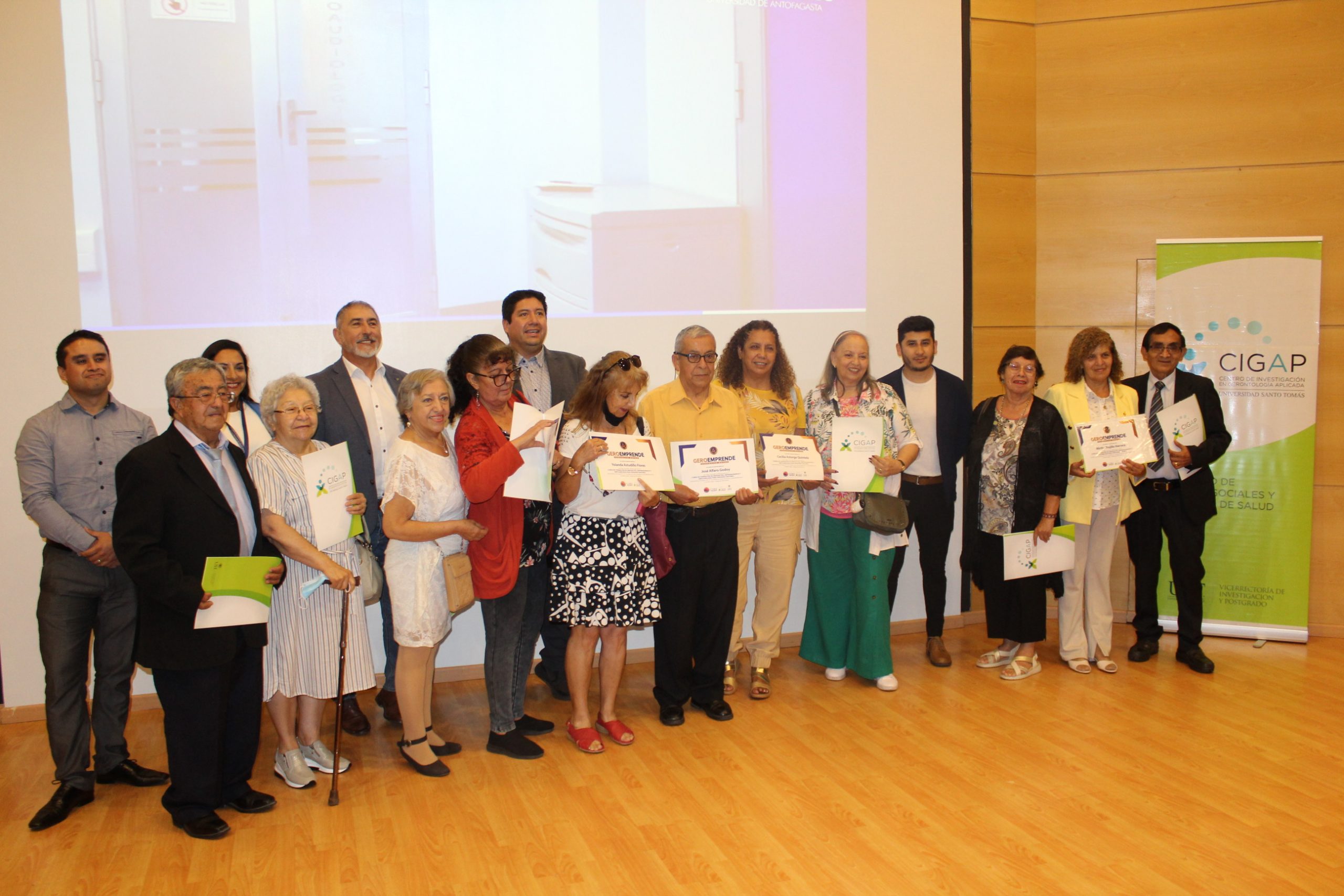 Personas mayores repletaron Simposio Internacional de Innovación Social en Gerontología