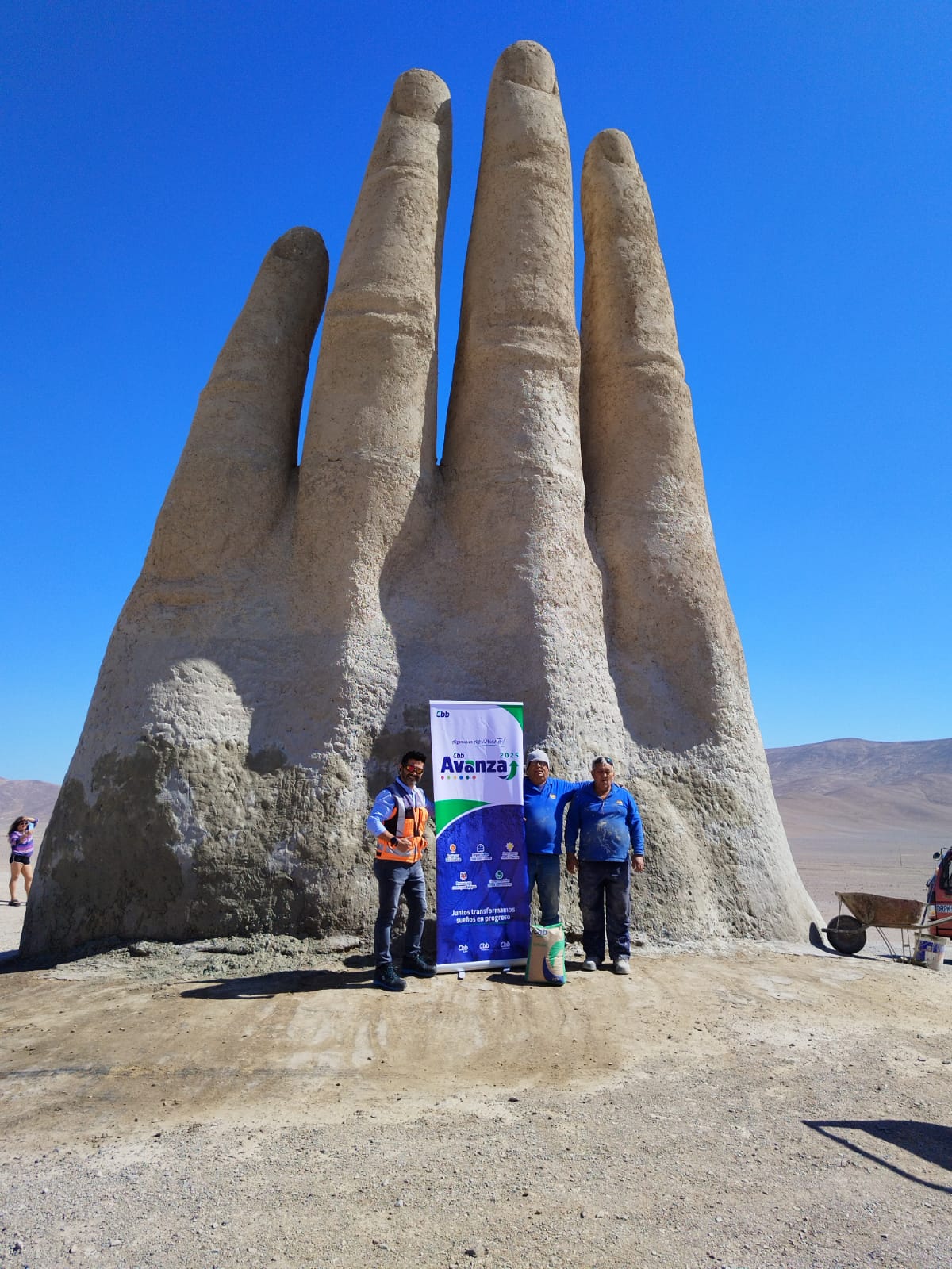 ¡Ya tiene 30 años!: Mano del Desierto fue nuevamente restaurada por voluntarios