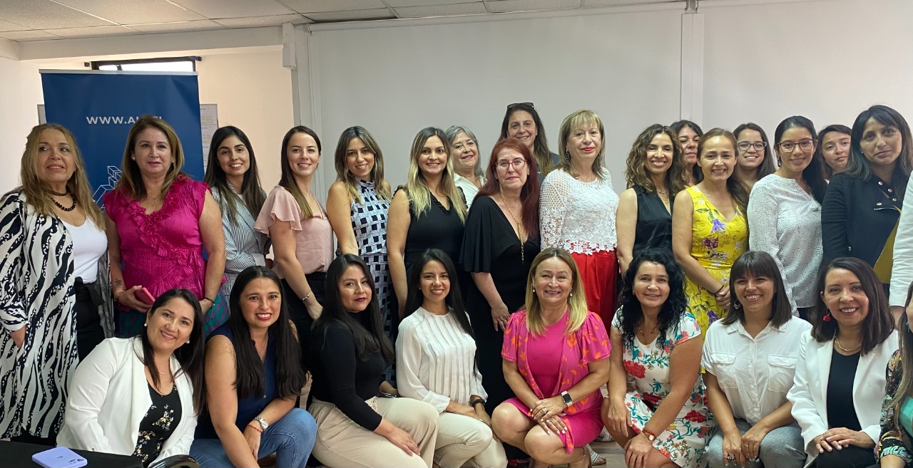 Accionando con Fuerza de Mujer, networking AIA