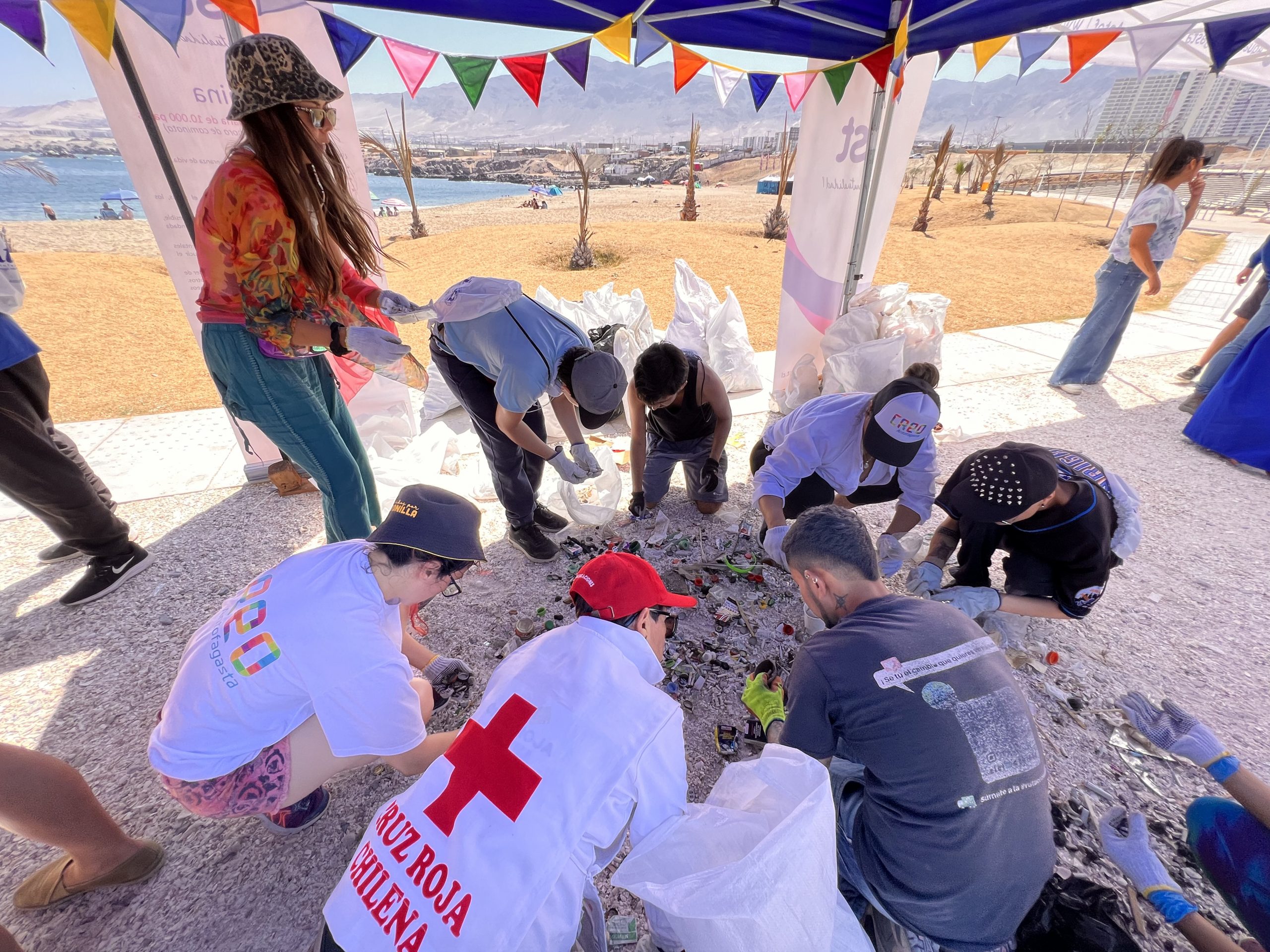 Inauguran puntos verdes en playa La Chimba