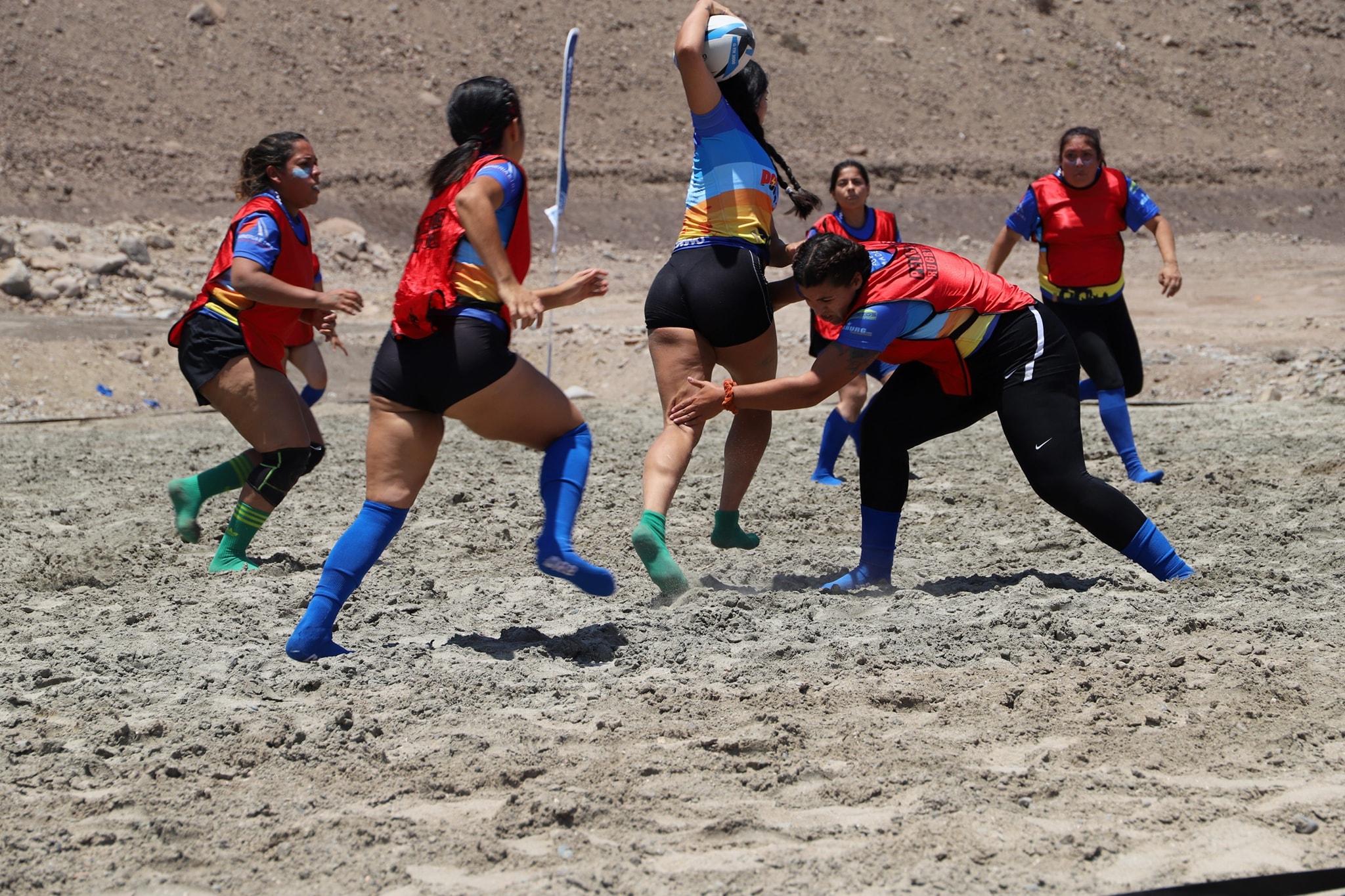 Inédito torneo de rugby playa