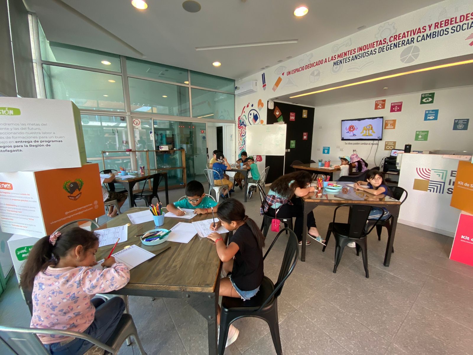 <strong>Más de 150 niños y niñas participaron con sus mejores creaciones en talleres de cómic</strong>