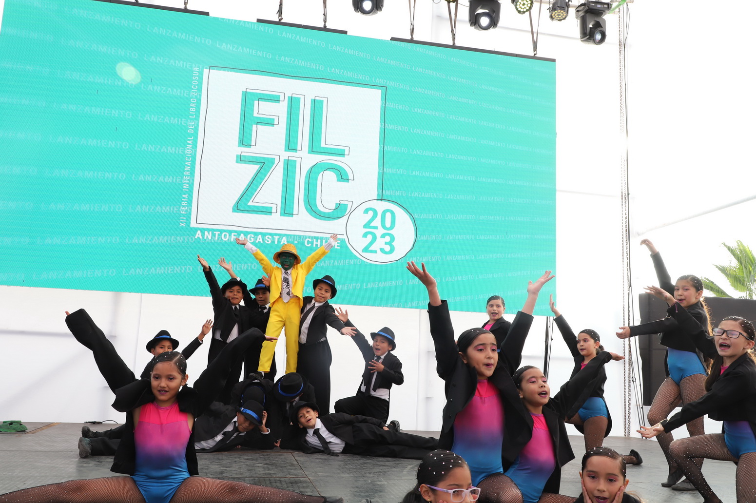 Más de 200 niños repletaron el escenario central de Filzic 2023 