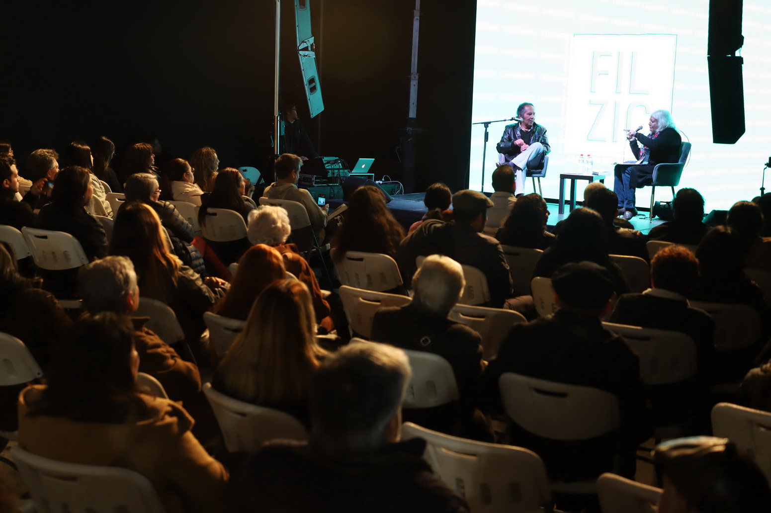 Un íntimo encuentro de los antofagastinos con Hernán Rivera Letelier dejó la novena jornada de Filzic