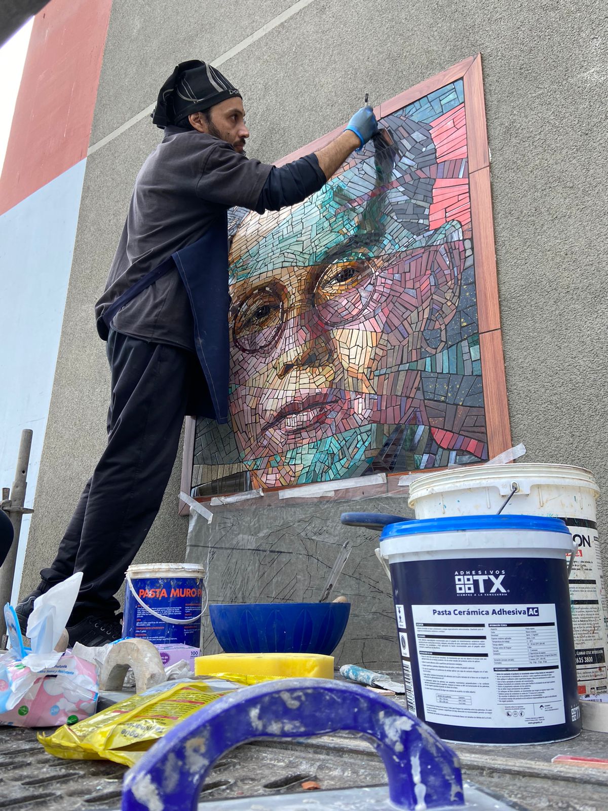 <strong>El rostro de Andrés Pérez se inmortaliza en mosaico, en su amada Tocopilla</strong>