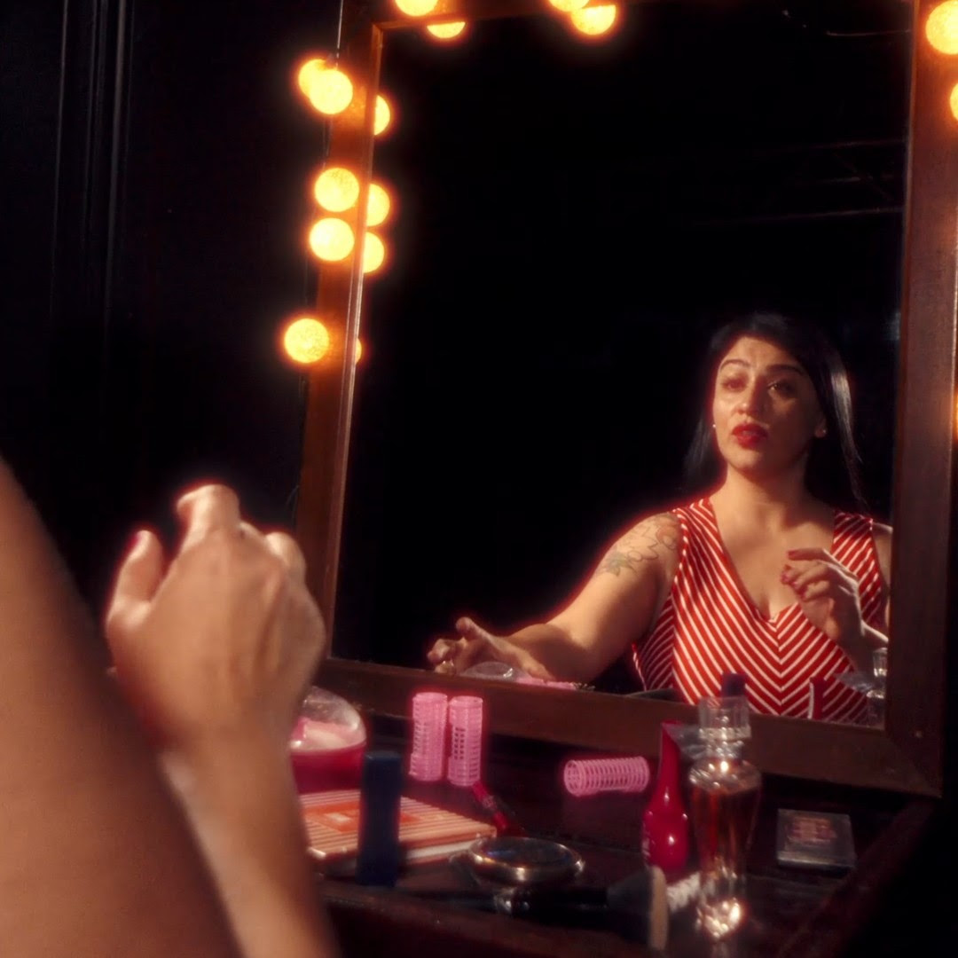 Sin ropa no hay engaños: Gianinna Mutarello presenta “Qué tal si tú”, su nuevo sencillo