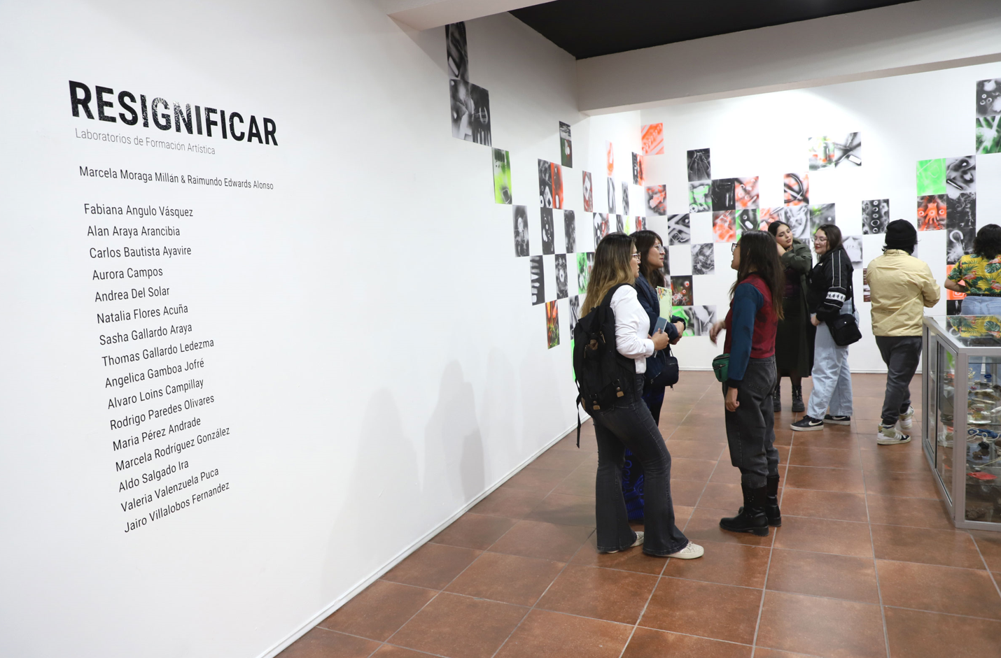 <strong>Se inauguró exposición RESIGNICAR de H Residency con obras de arte contemporáneo de 17 artistas</strong>