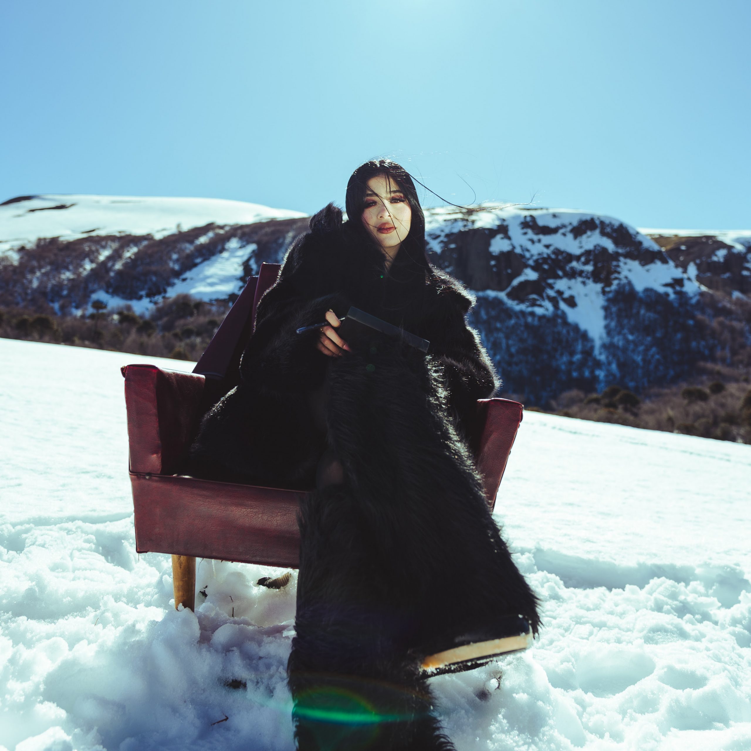 Katteyes lanza, su nuevo sencillo “Ojos de un <strong>Bandido” con la colaboración especial de Omar Varela</strong>