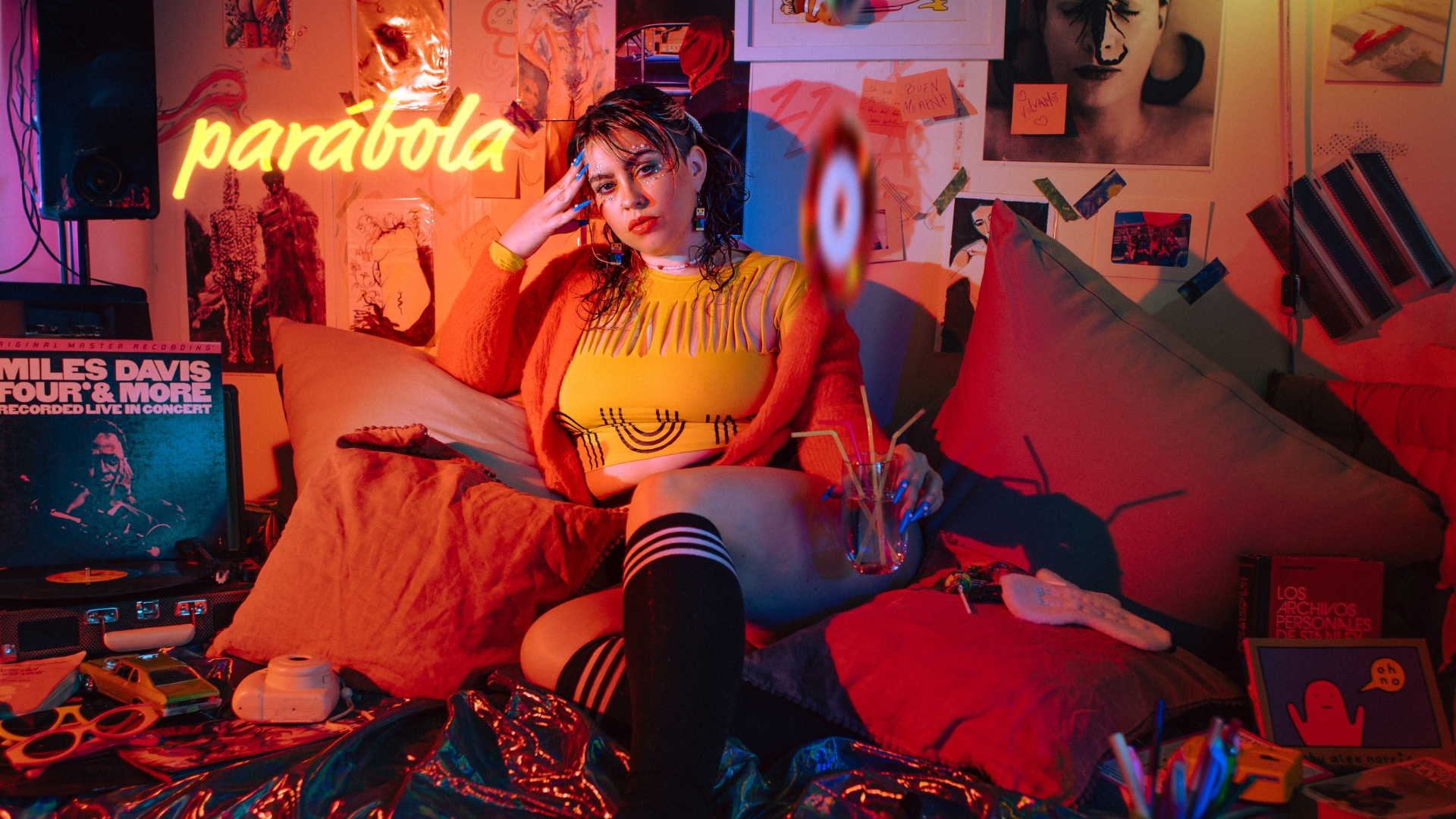 <strong>Francisca Muscaria lanza “Parábola”: un single que explora el R&B y Future Soul</strong>