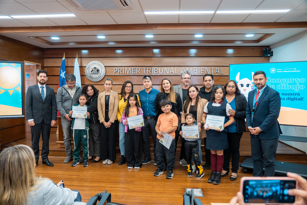 <strong>Primer Tribunal Ambiental premia a ganadores de concurso de dibujo</strong>
