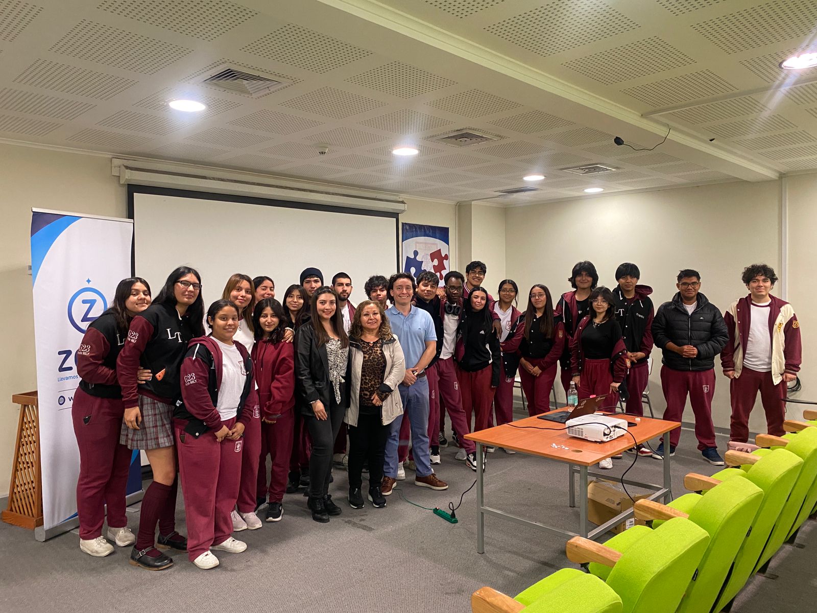 <strong>Ciclo de talleres gratuitos incentiva el emprendimiento en estudiantes de colegios y universidades</strong>
