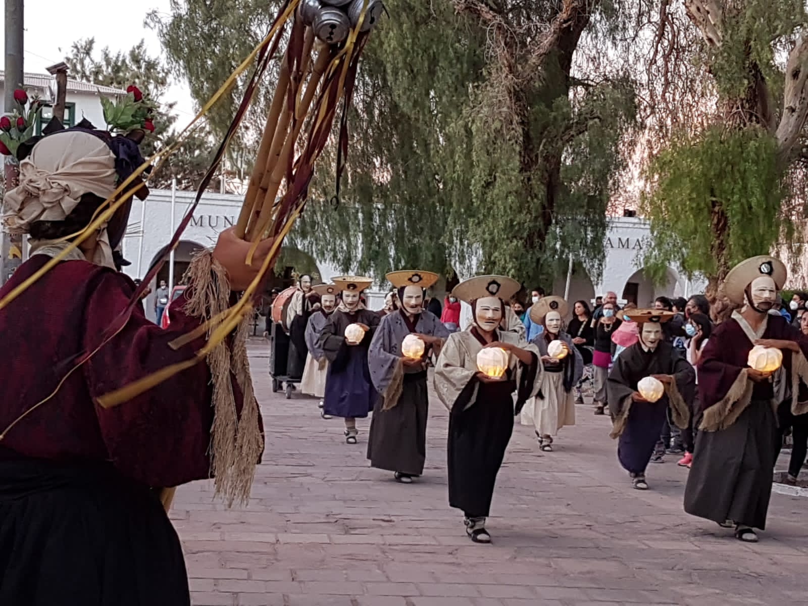 “CKURI, LIMPIADORES DE PUEBLOS”: Horarios y días confirmados para sus presentaciones en el Salar de Atacama