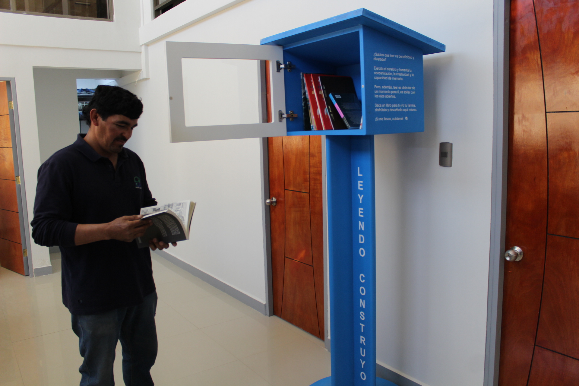 Trabajadores fomentan la lectura de sus hijos gracias al programa “Leyendo Construyo”