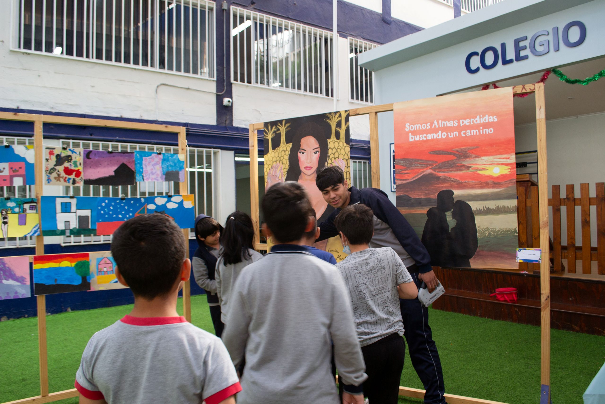 Galería del estudiante se toma Colegio Lancaster con interesante exposición