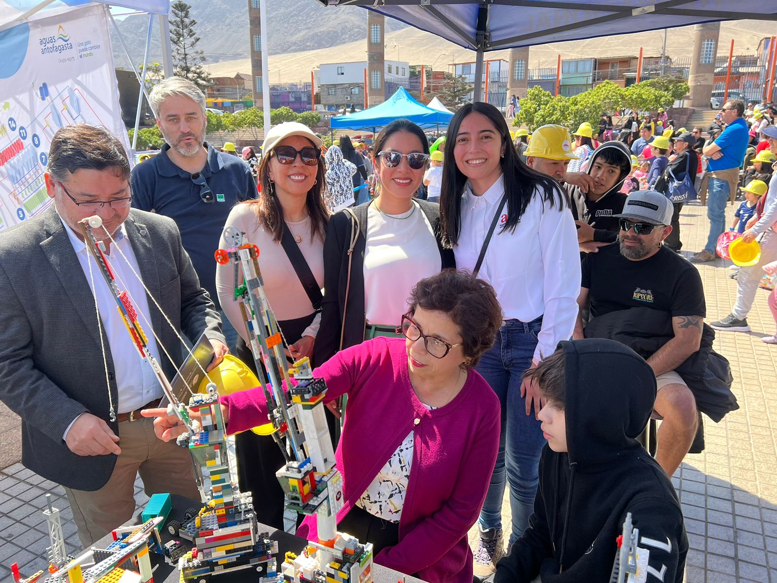 ATI participa en Feria Jugando a ser Minero con muestra de grúas tamaño escala y construcción de barcos en lego