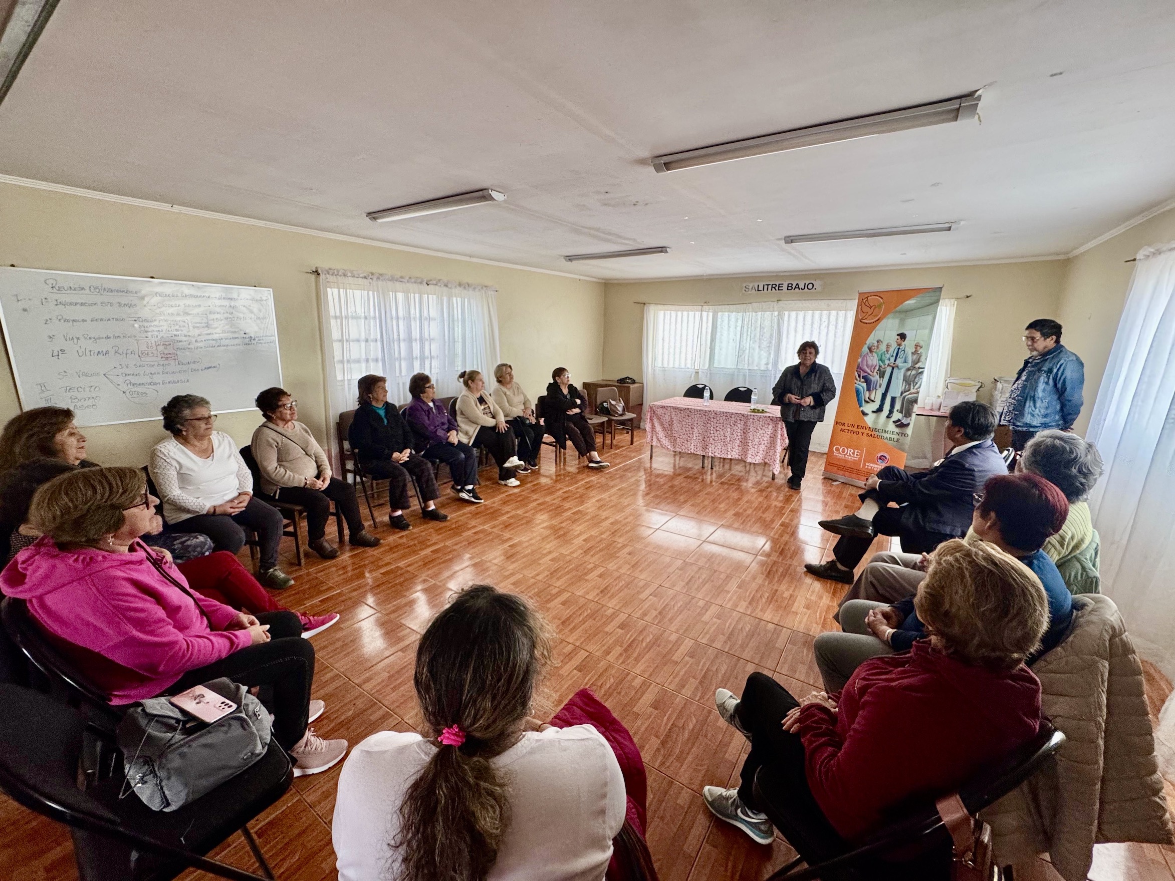 Adultos mayores del club “Gracias a la Vida” recibieron lentes ópticos y atención geriátrica 