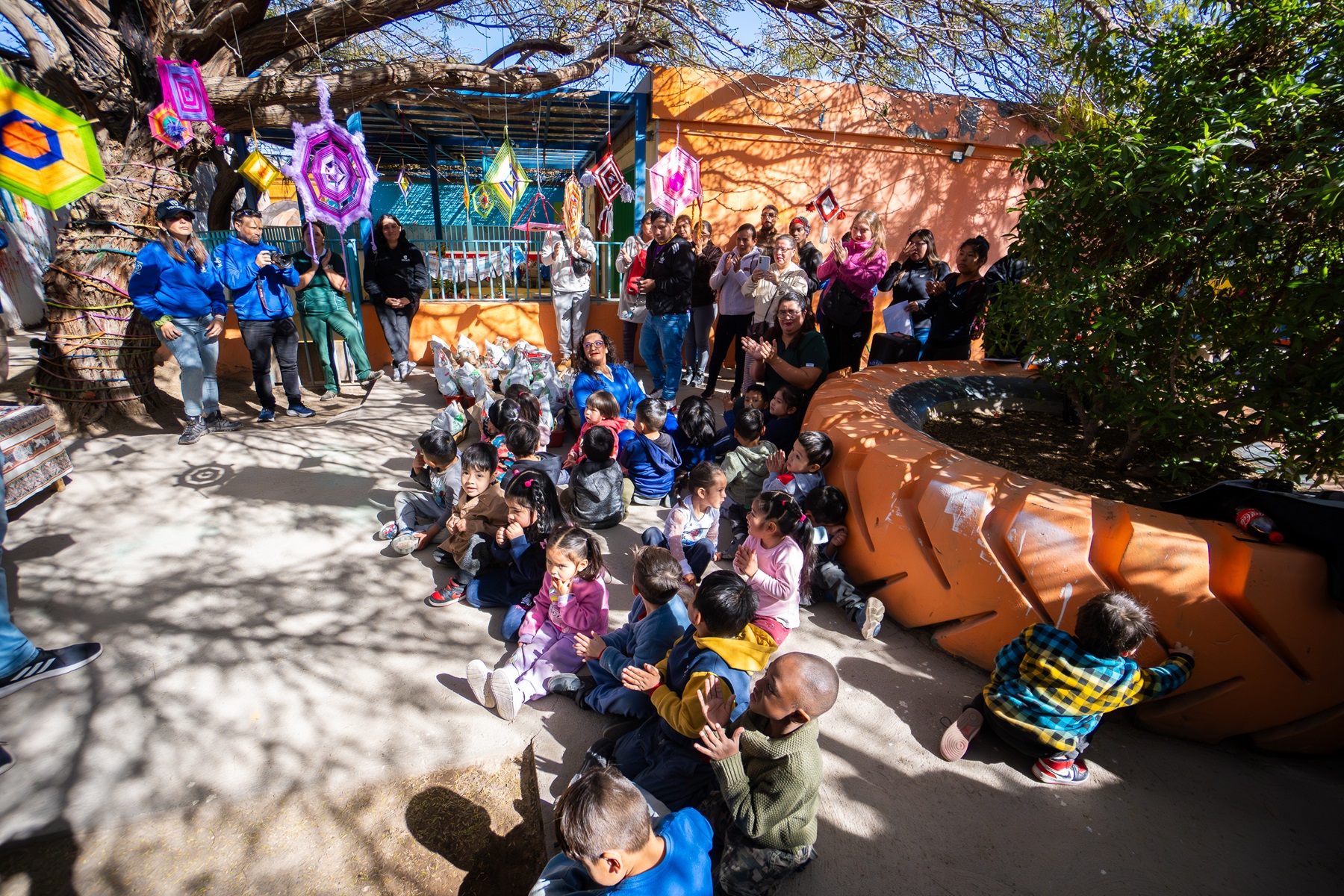Niños aprenden a cuidar el medio ambiente