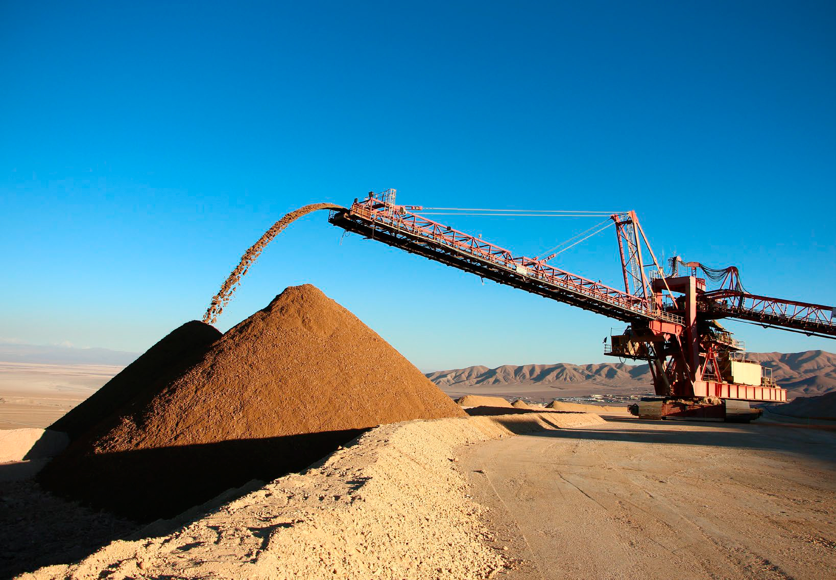 RT impulsa la innovación con la construcción del equipo más grande de Sudamérica para esparcir material en faenas mineras