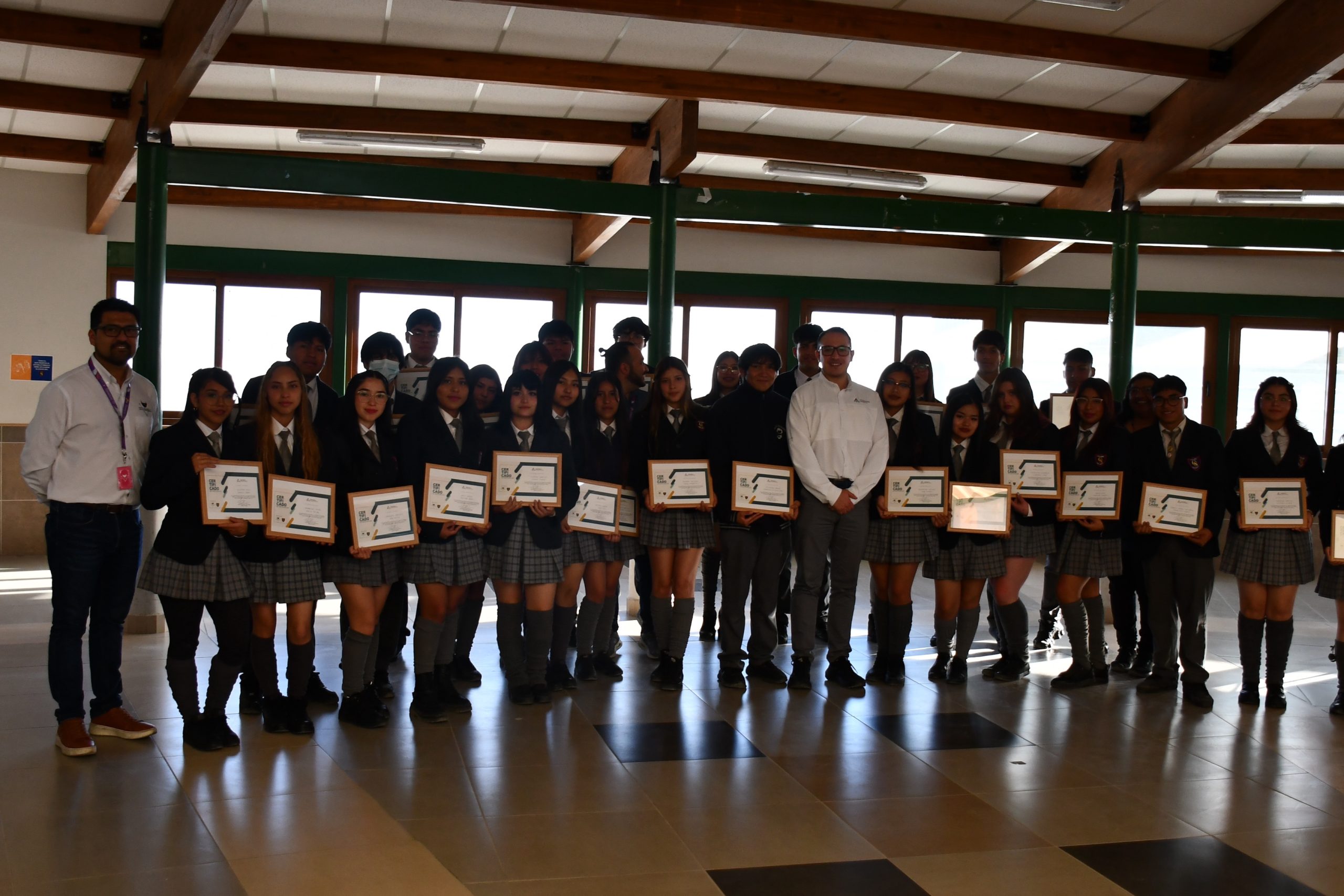 31 estudiantes de Don Bosco culminan con éxito Programa de Bodega y Logística con complemento en licencia clase D