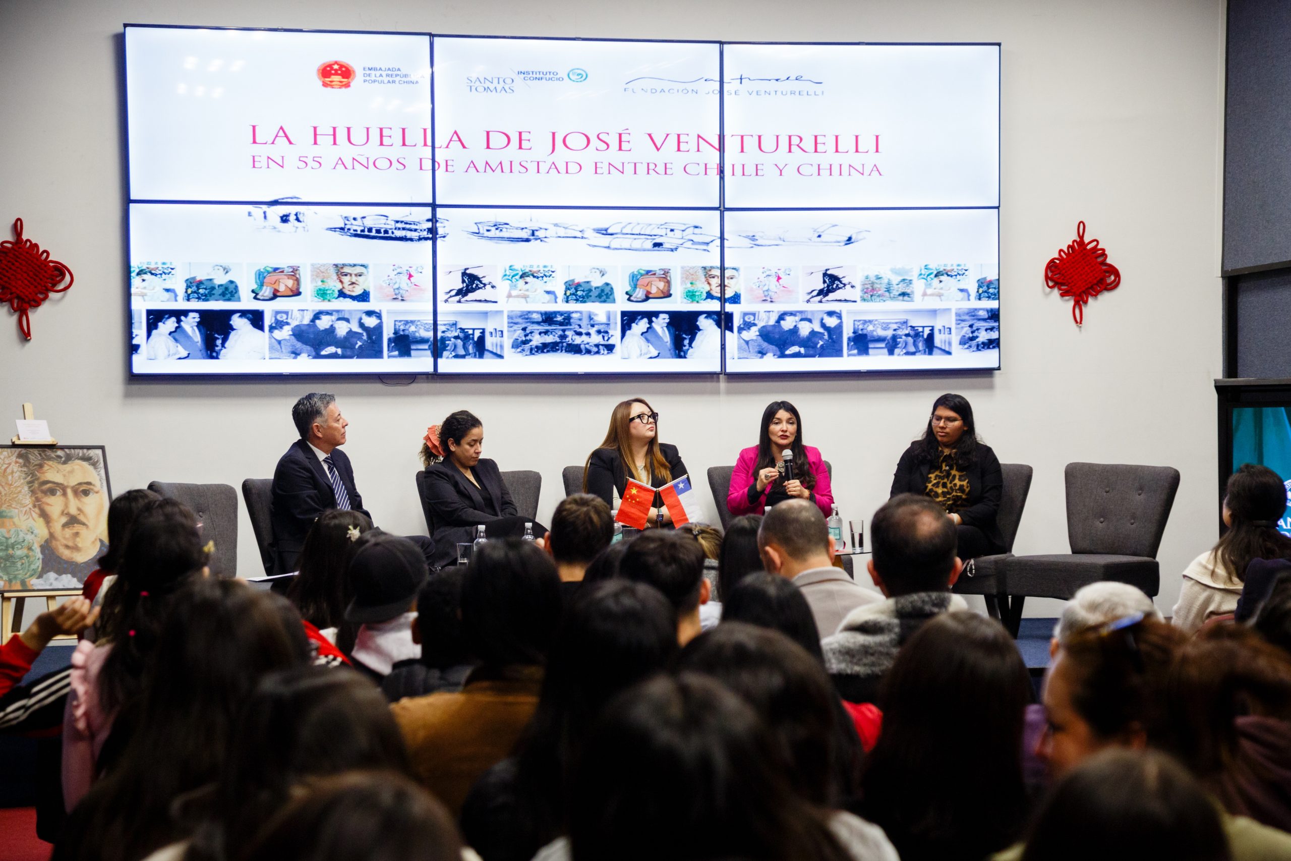 Exposición ‘La huella de José Venturelli’ reunió a autoridades y comunidad