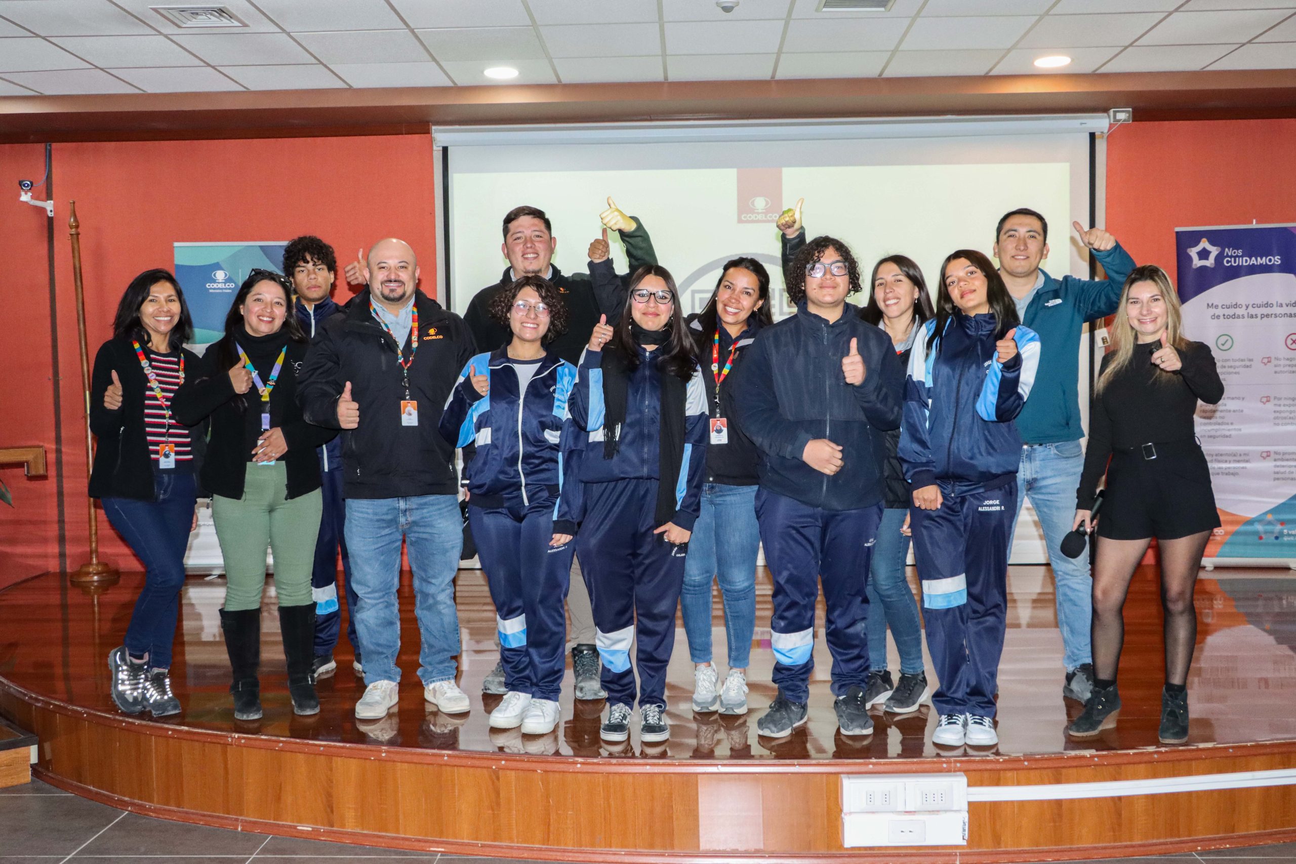 Estudiantes del Liceo Jorge Alessandri viven jornada formativa junto a sus mentores de Ministro Hales