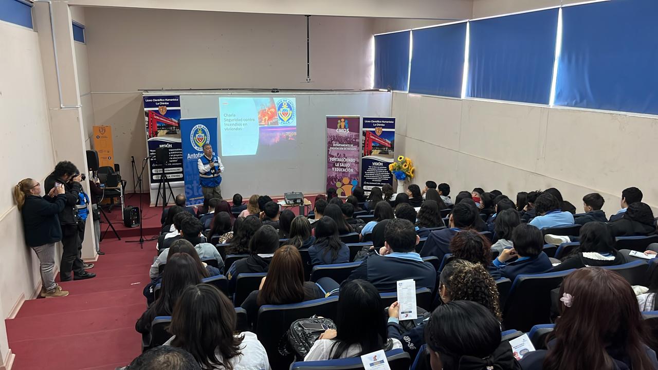 Estudiantes del Liceo “La Chimba” conmemoraron el Día Internacional de la Reducción de Riesgos y Desastres