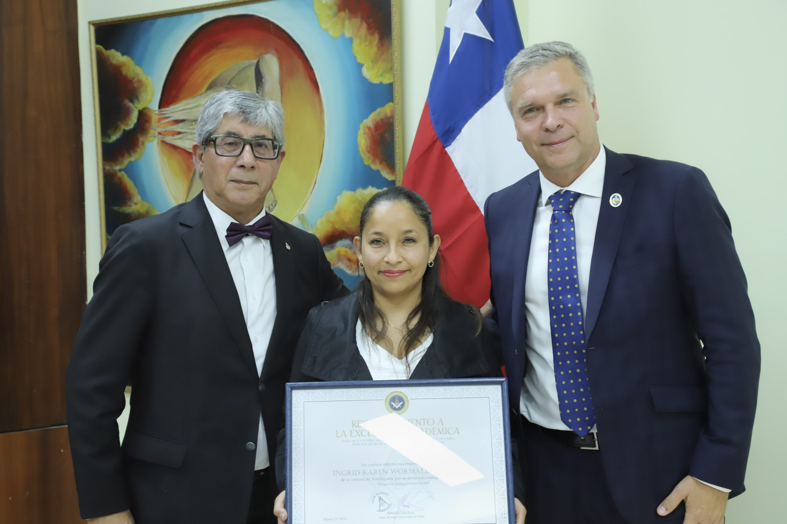 Masonería homenajeó a profesores