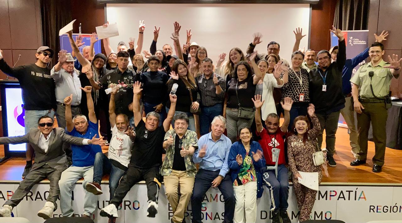 50 personas en situación de calle logran certificación en programa