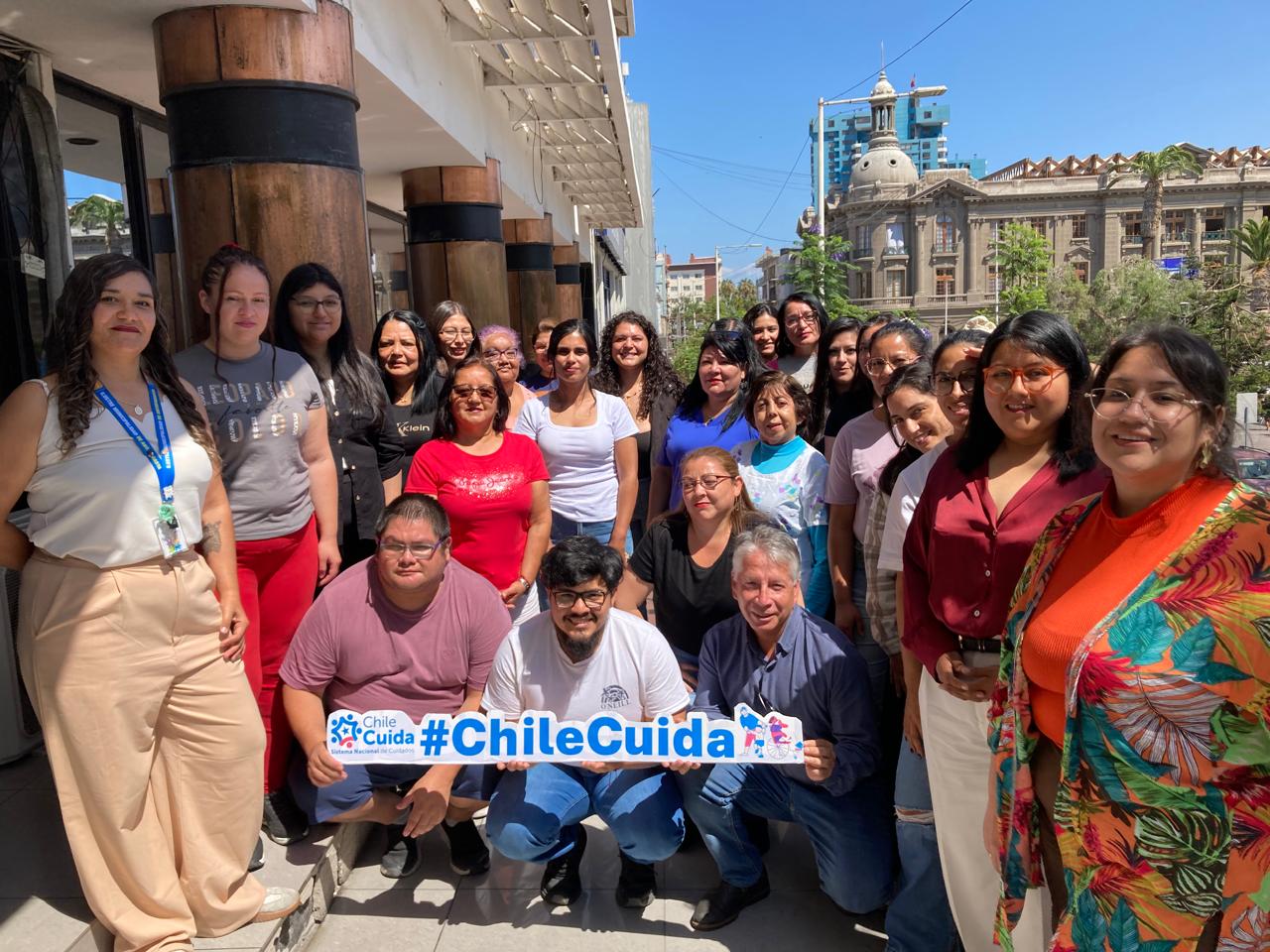 Capacitan a 25 profesionales en Red Local de Apoyos y Cuidados