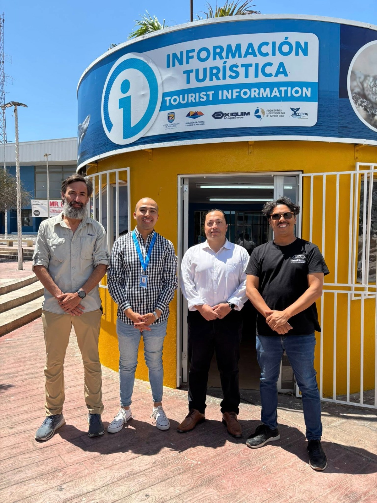 Oxiquim y municipalidad inauguran la remodelación de la Oficina de Turismo