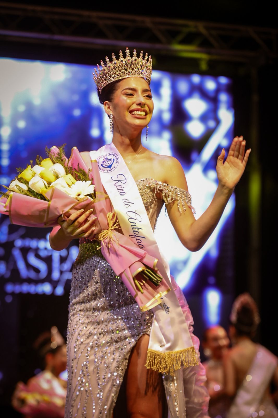 Pilar Santander es la nueva reina de Antofagasta en su 147° aniversario