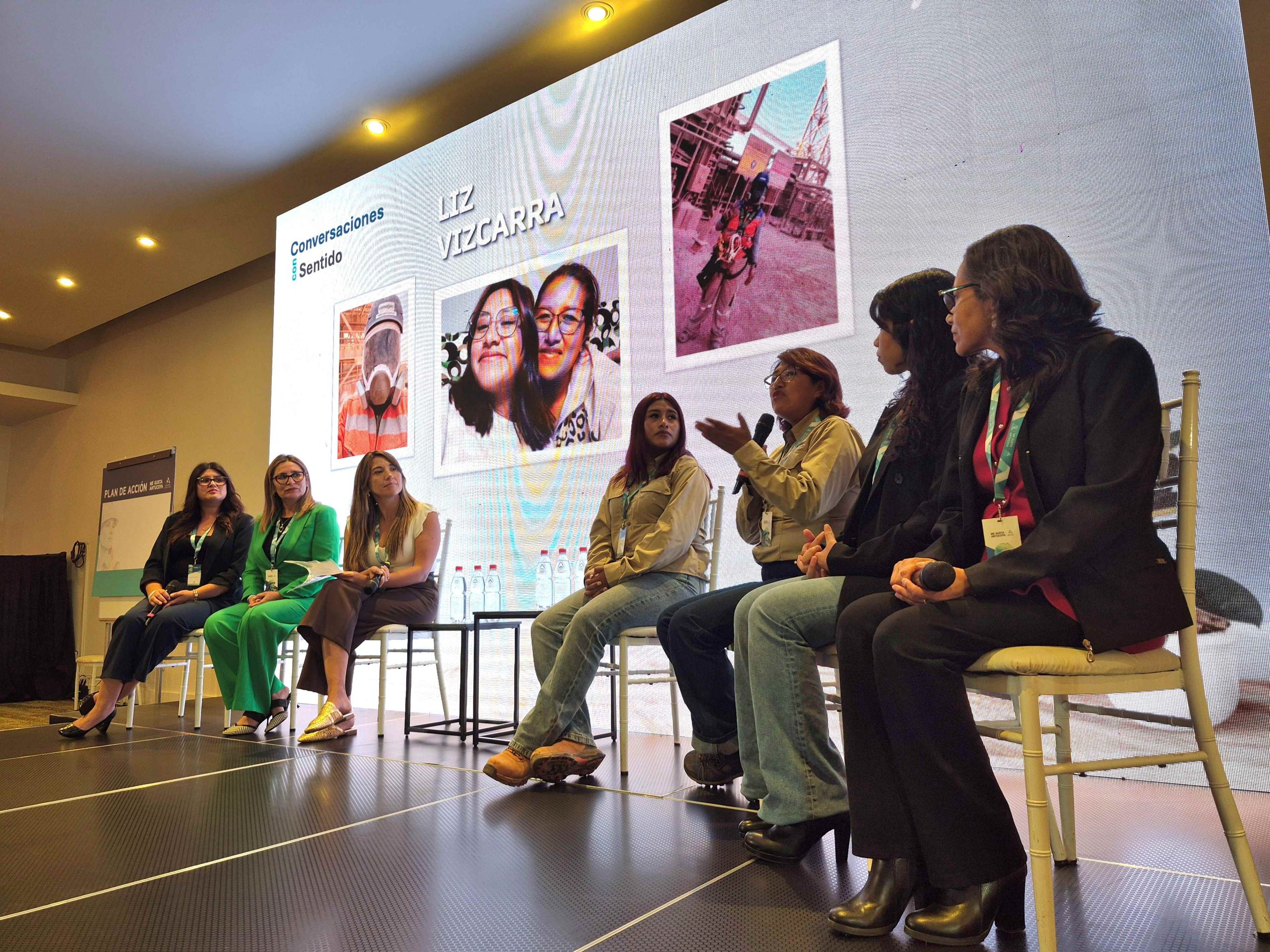 Más de 100 mujeres de empresas colaboradoras de Minera Antucoya fortalecieron sus redes y liderazgos