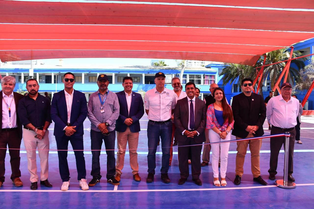 Inauguran nueva cancha de handball en el Liceo Mario Bahamondes Silva