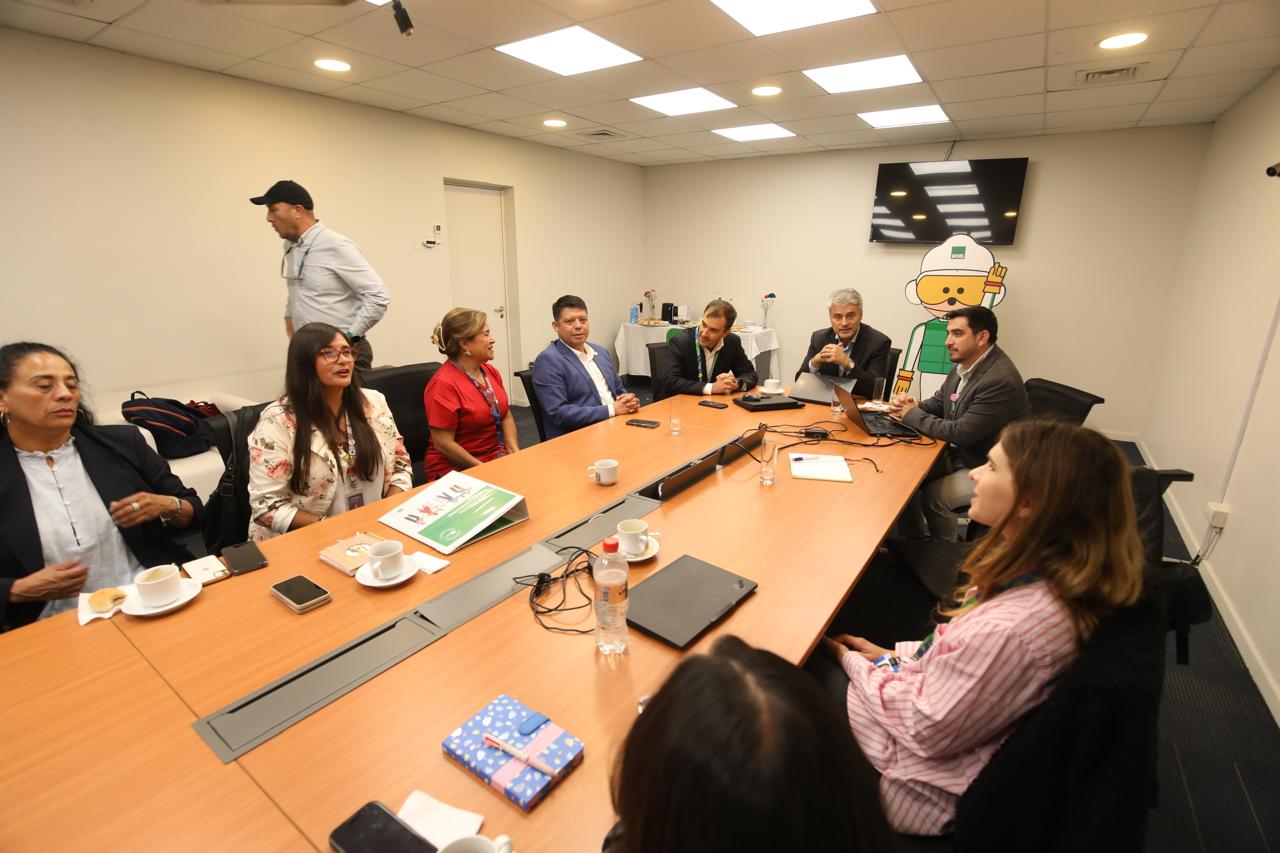 CMDS y ACHS firman acuerdo de colaboración con énfasis en la seguridad y capacitación en salud y educación