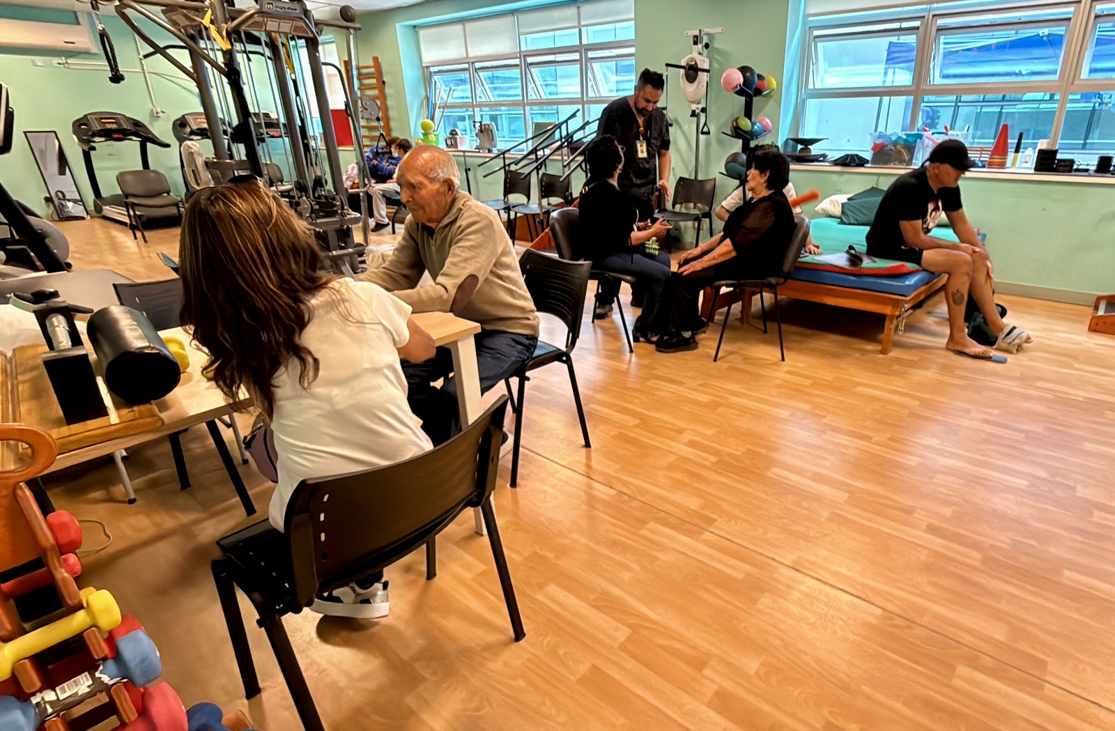 Hospital alcanza cerca de 5 mil atenciones de rehabilitación cada mes