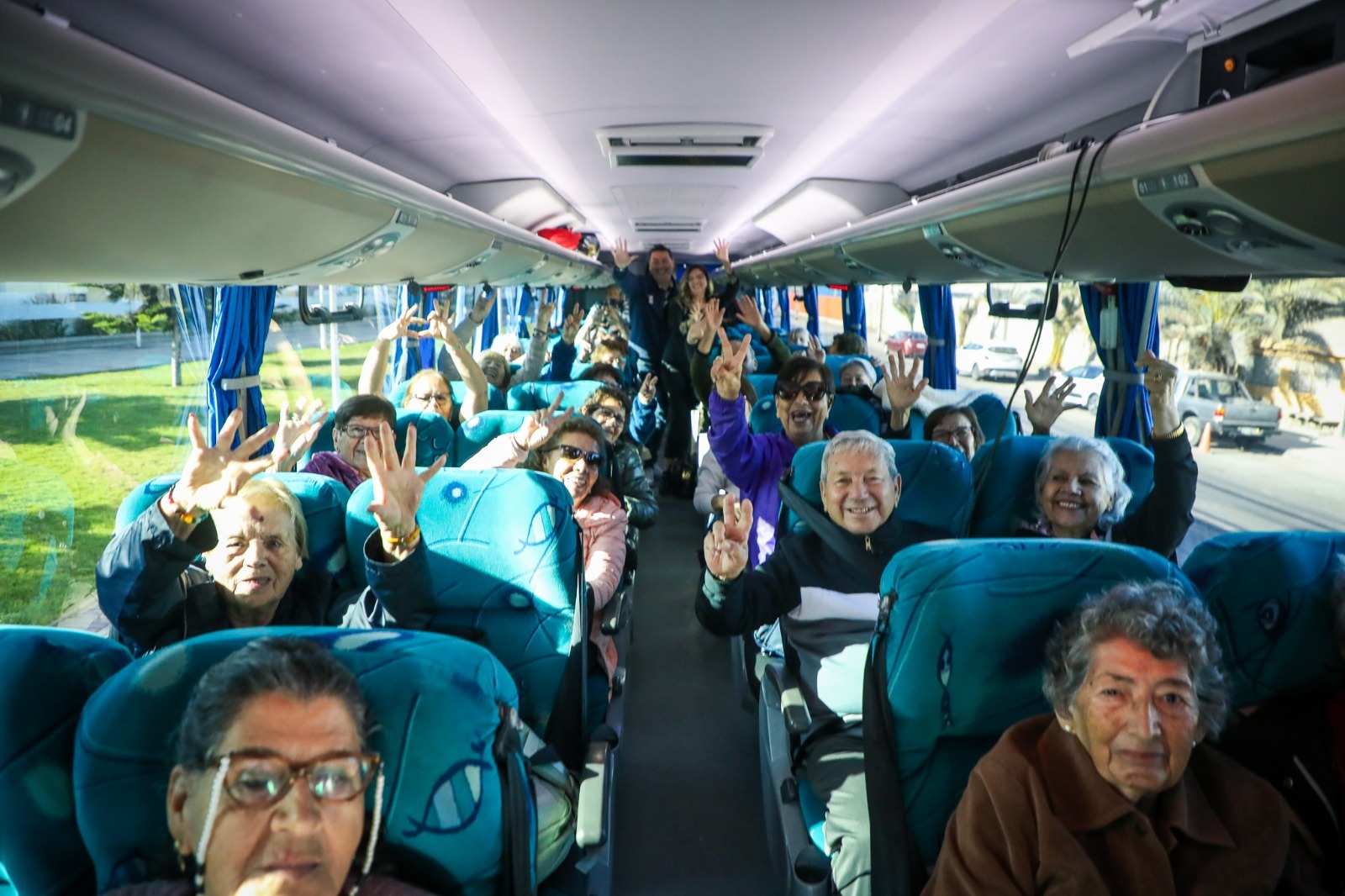 Adultos mayores inician viaje a Taltal gracias al programa Vacaciones Tercera Edad