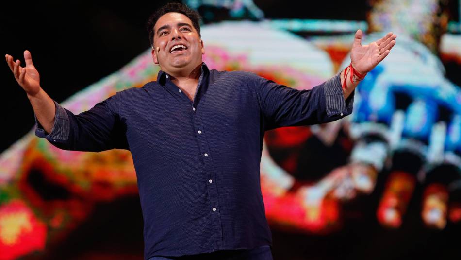 Tras su exitoso paso por Viña del Mar, Rodrigo Villegas vuelve con renovado show