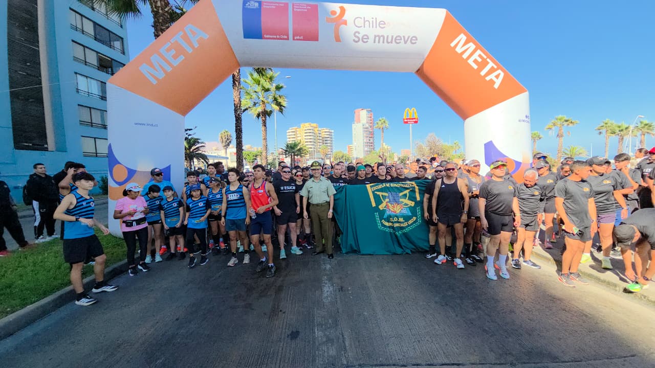 Más de mil personas participaron en Corrida Familiar y Caminata Canina por el 99° aniversario de Carabineros