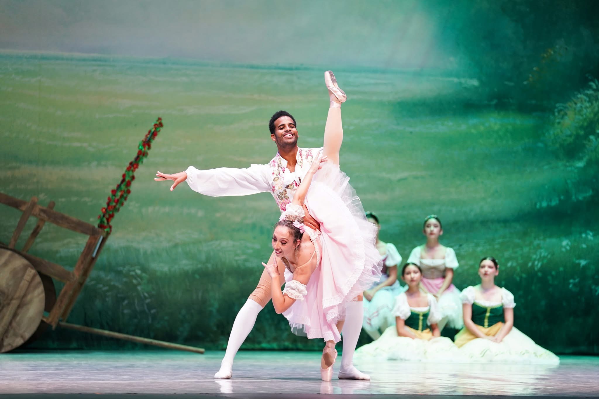 Bailarines de la Corporación Cultural recibieron certificación internacional válida en más de 170 países